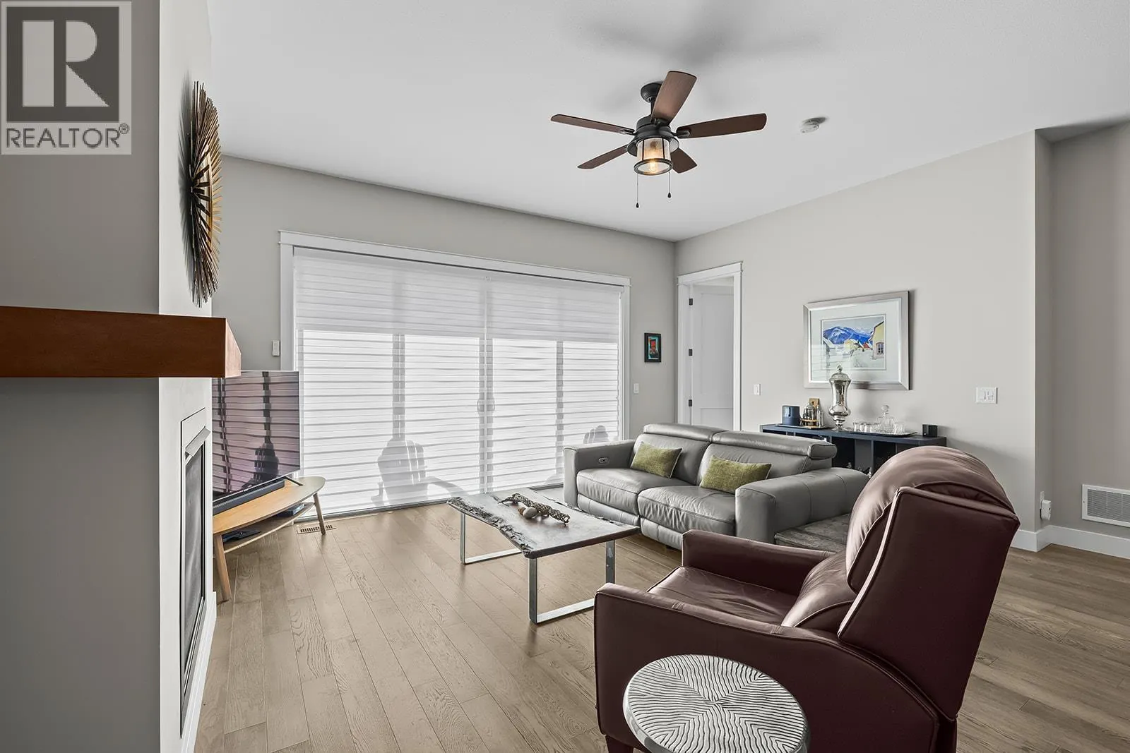 1827 Viewpoint Drive