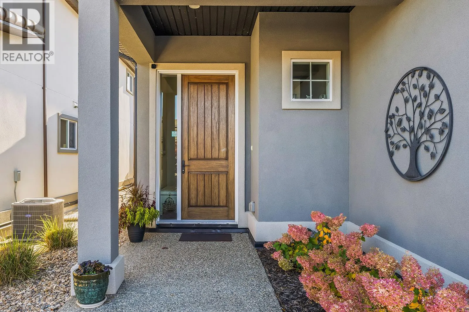 1827 Viewpoint Drive