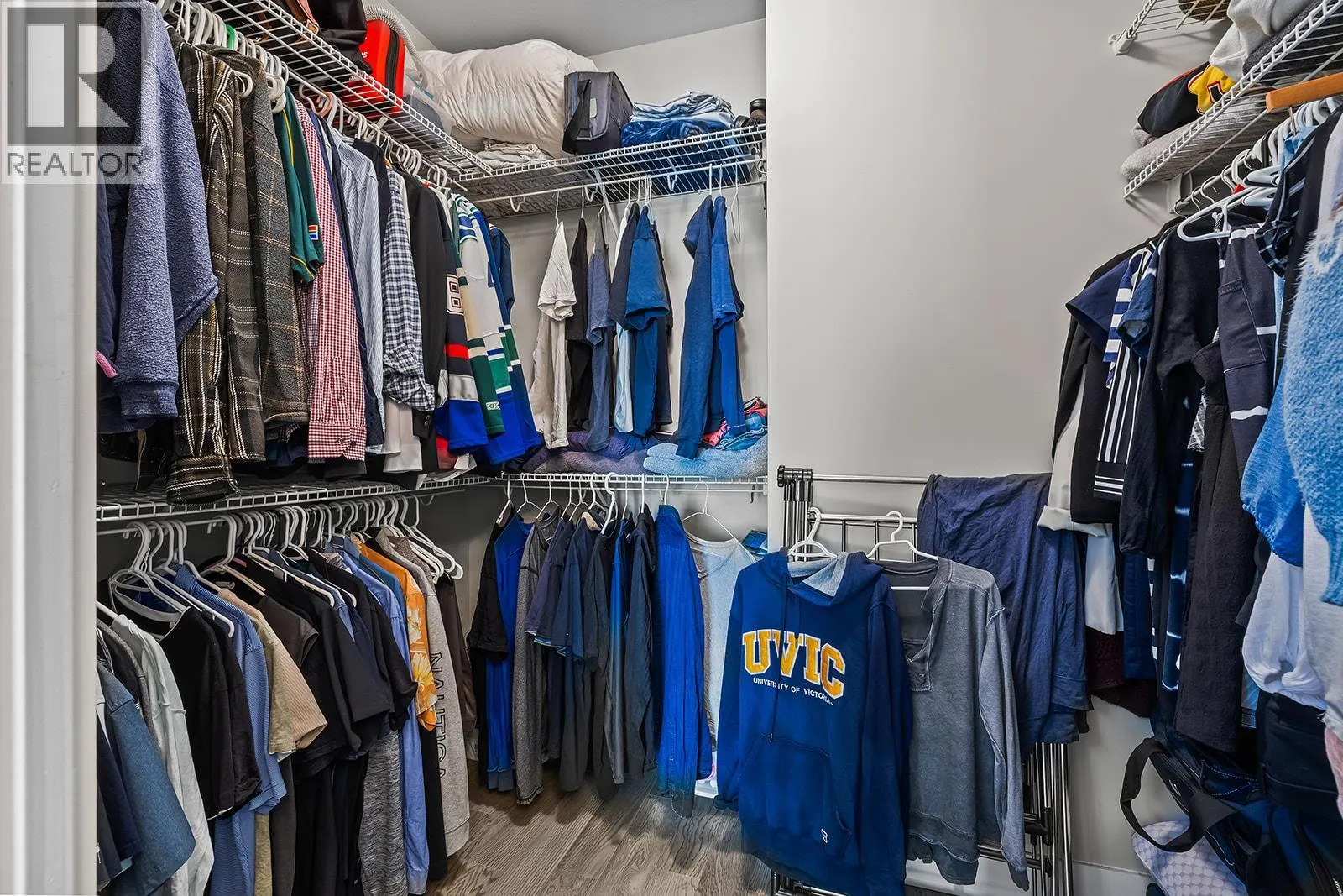 1827 Viewpoint Drive