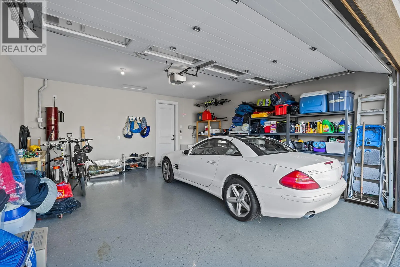 1827 Viewpoint Drive