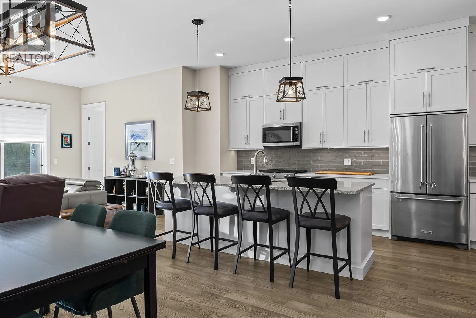 1827 Viewpoint Drive