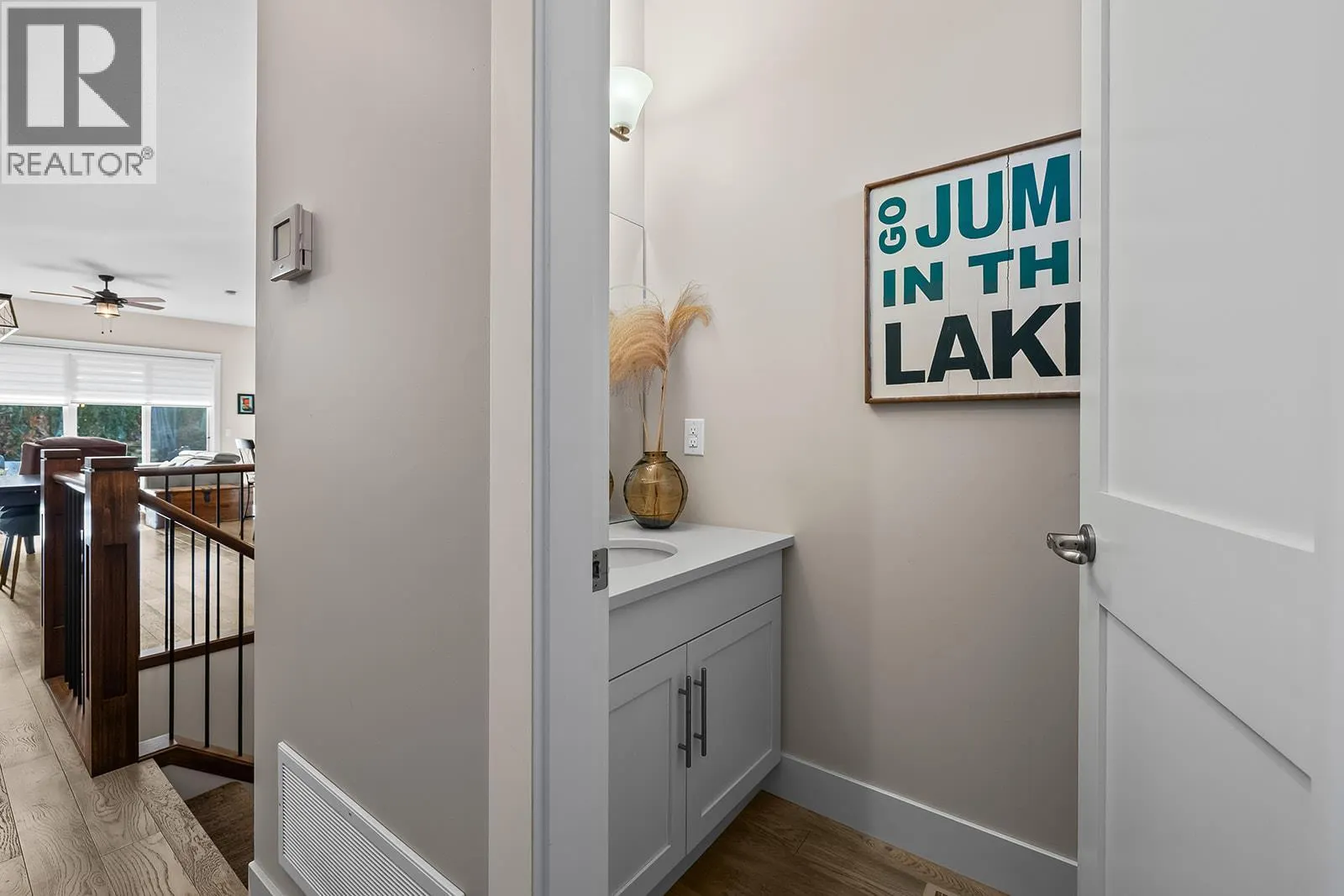 1827 Viewpoint Drive