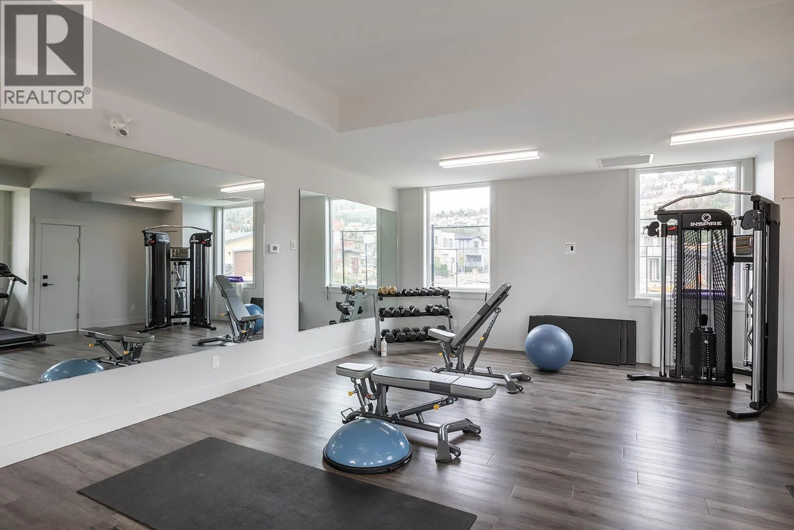 1827 Viewpoint Drive