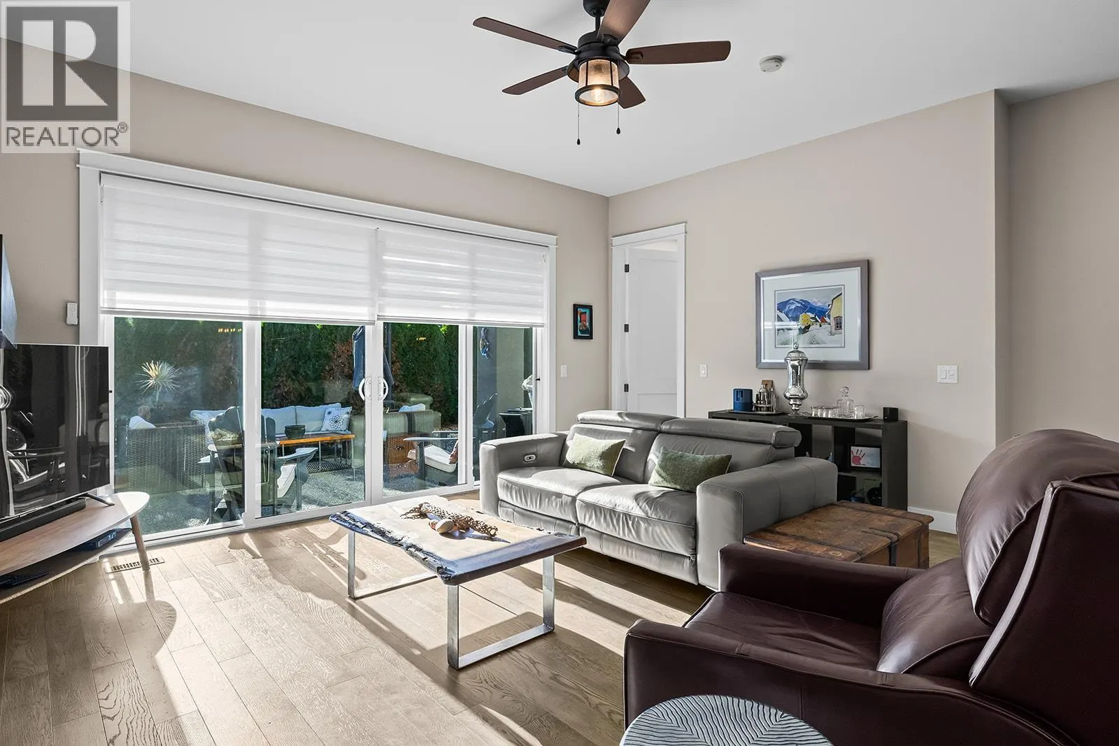 1827 Viewpoint Drive