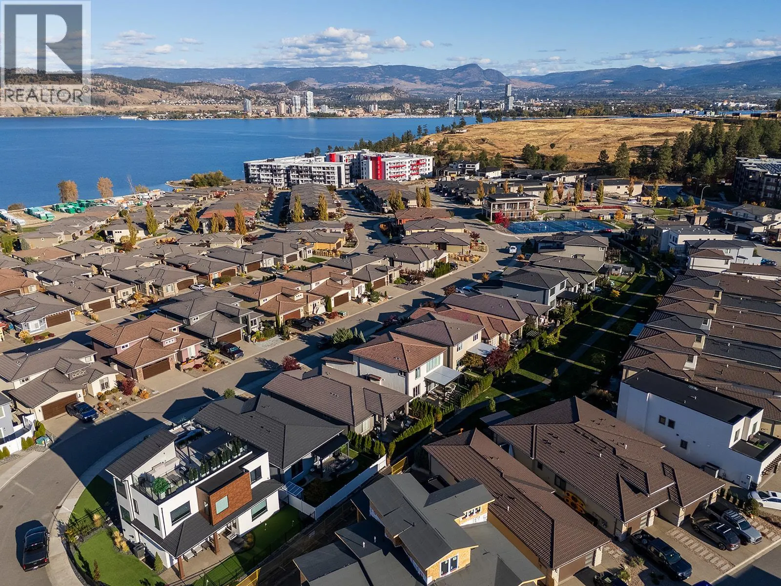 1827 Viewpoint Drive