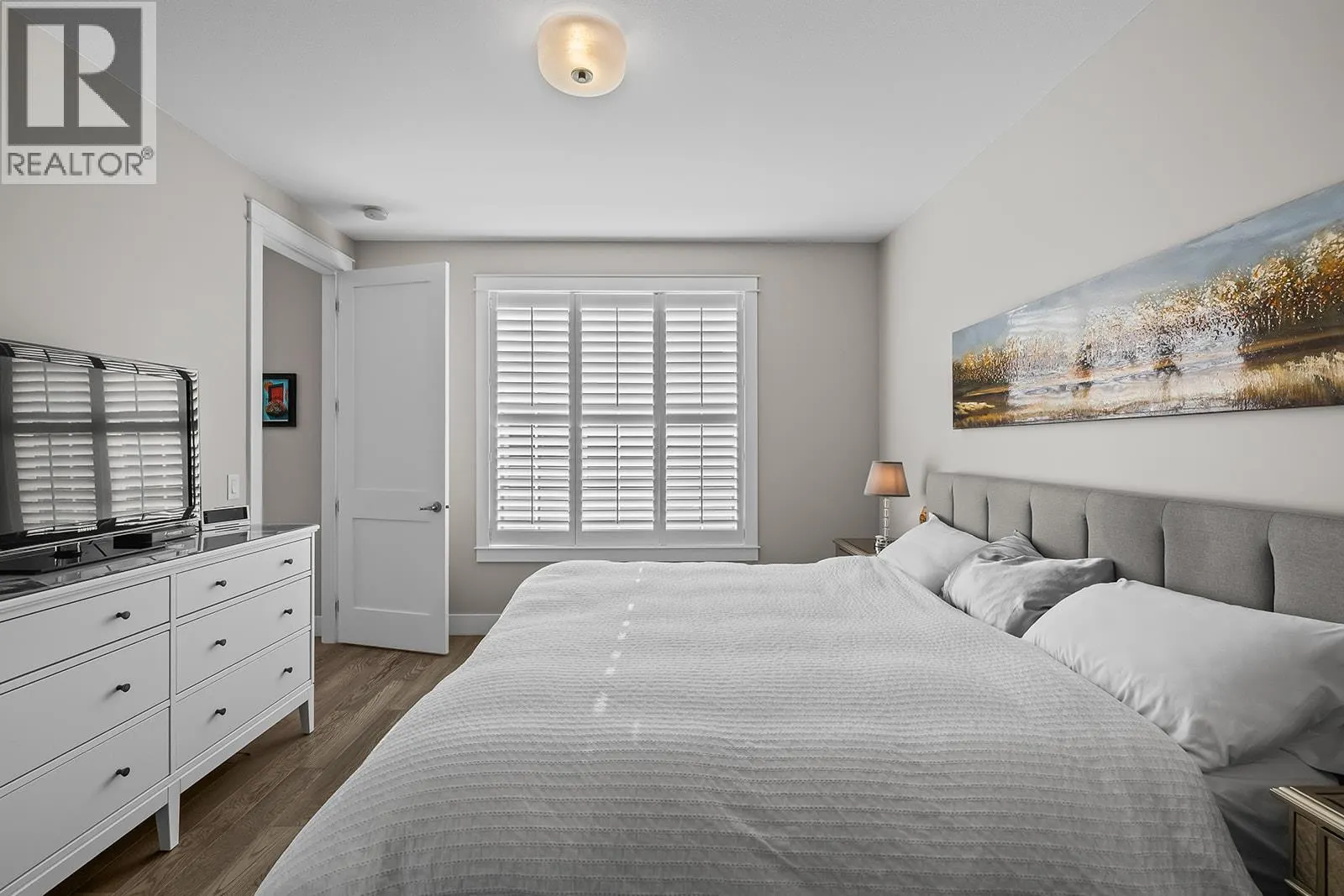 1827 Viewpoint Drive