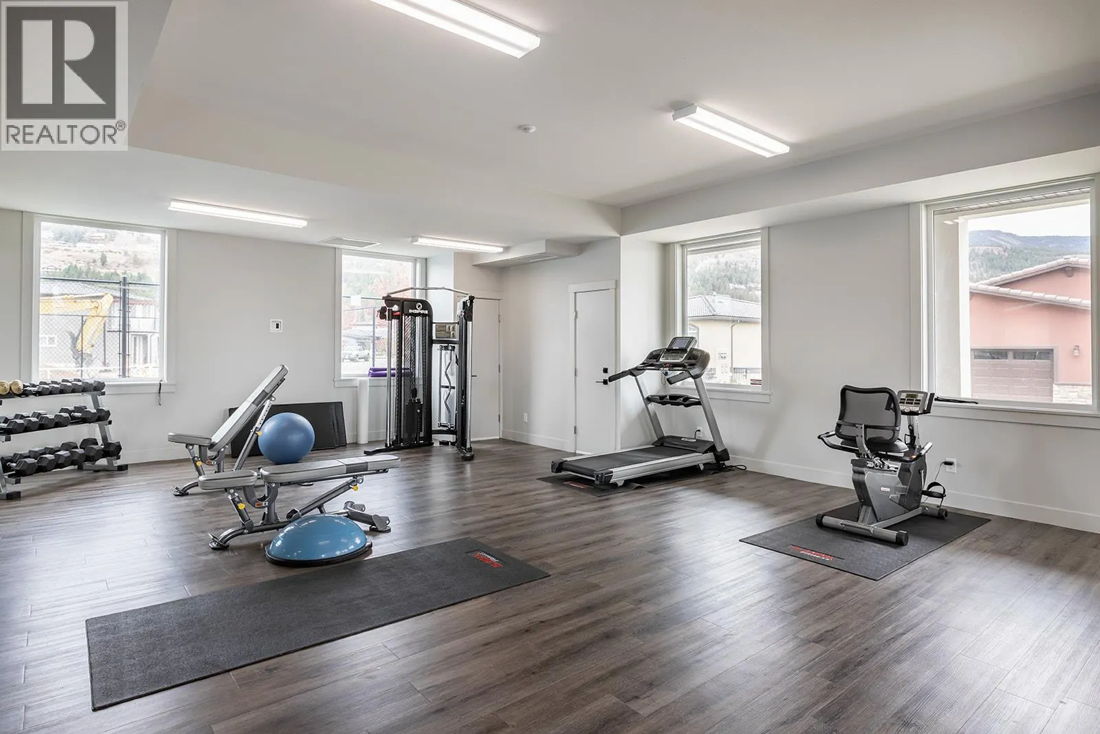 1827 Viewpoint Drive