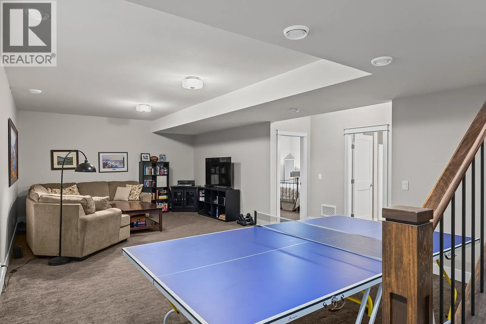 1827 Viewpoint Drive