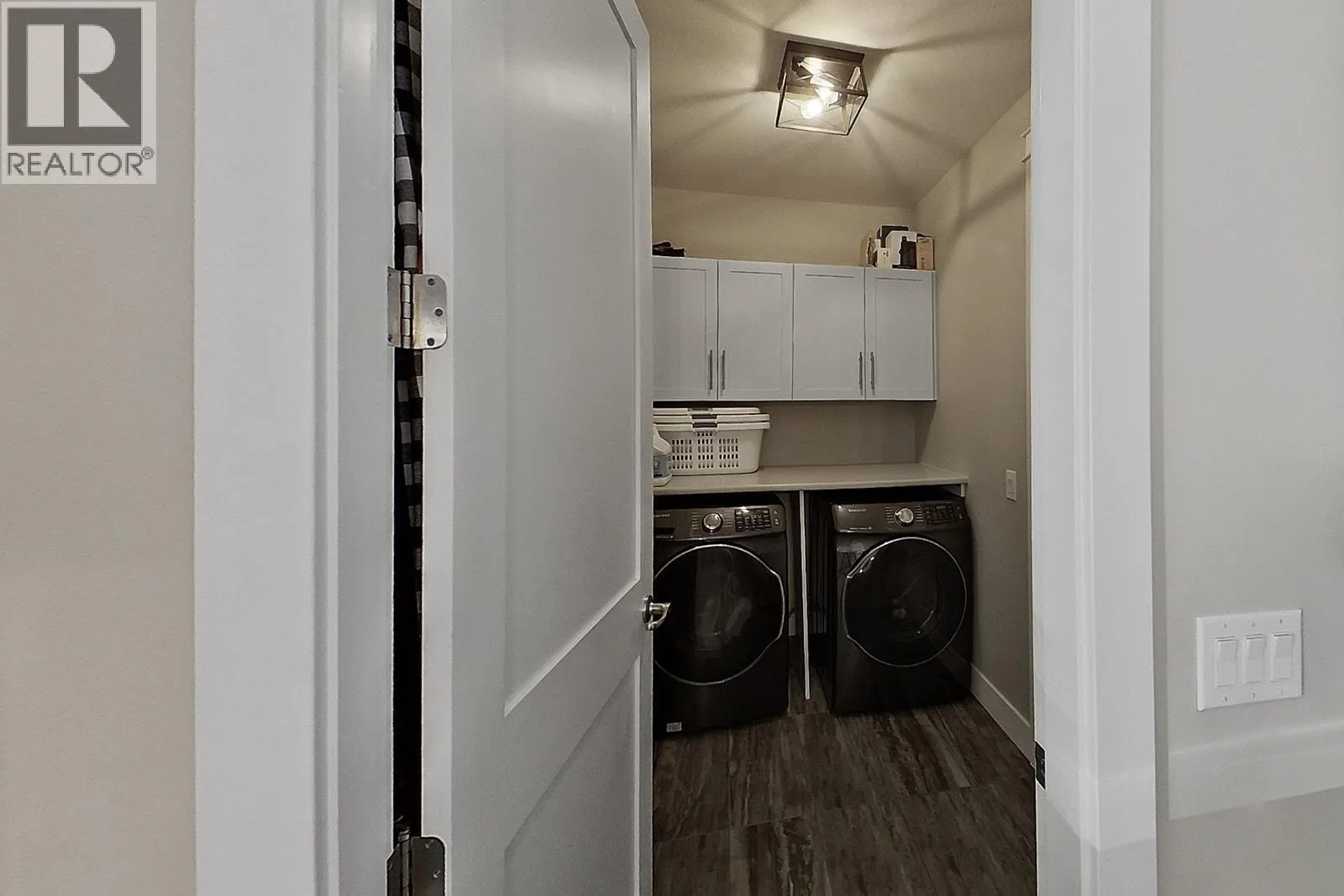 1827 Viewpoint Drive