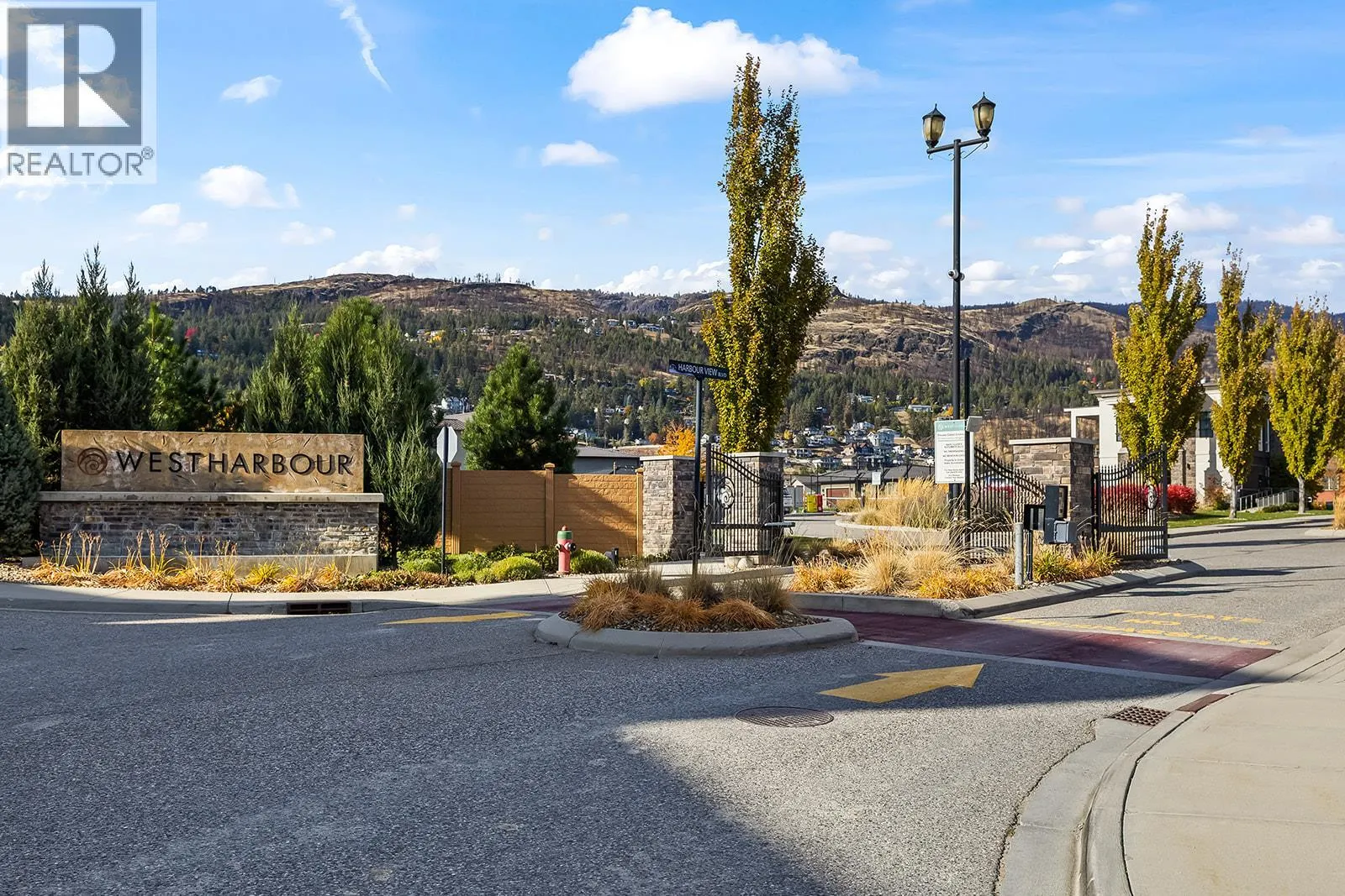 1827 Viewpoint Drive