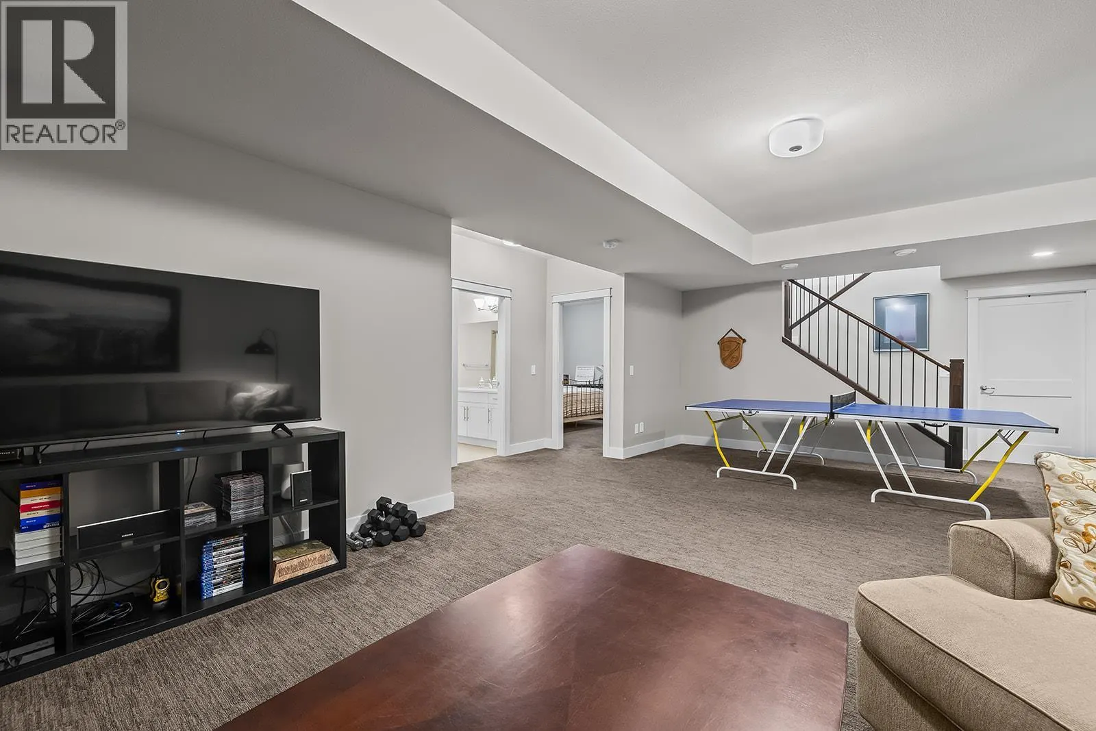 1827 Viewpoint Drive