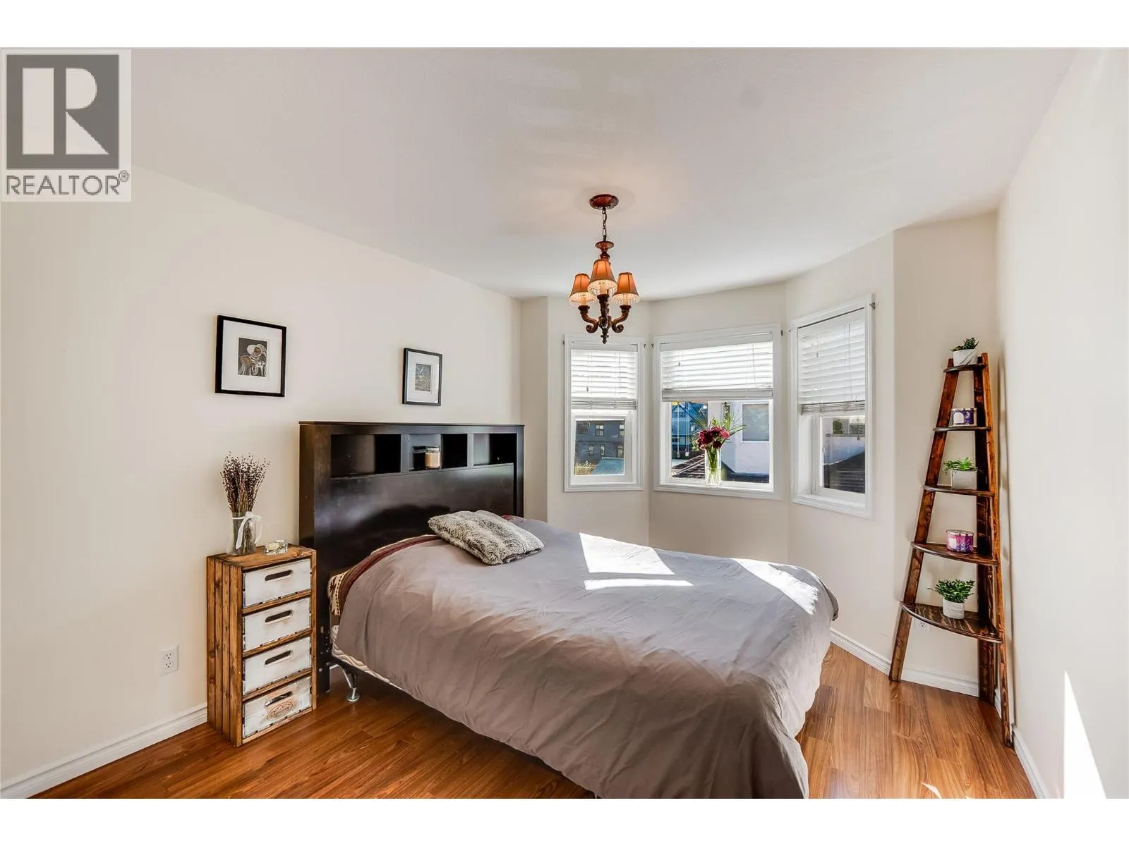 424 BEASLEY  W Crescent