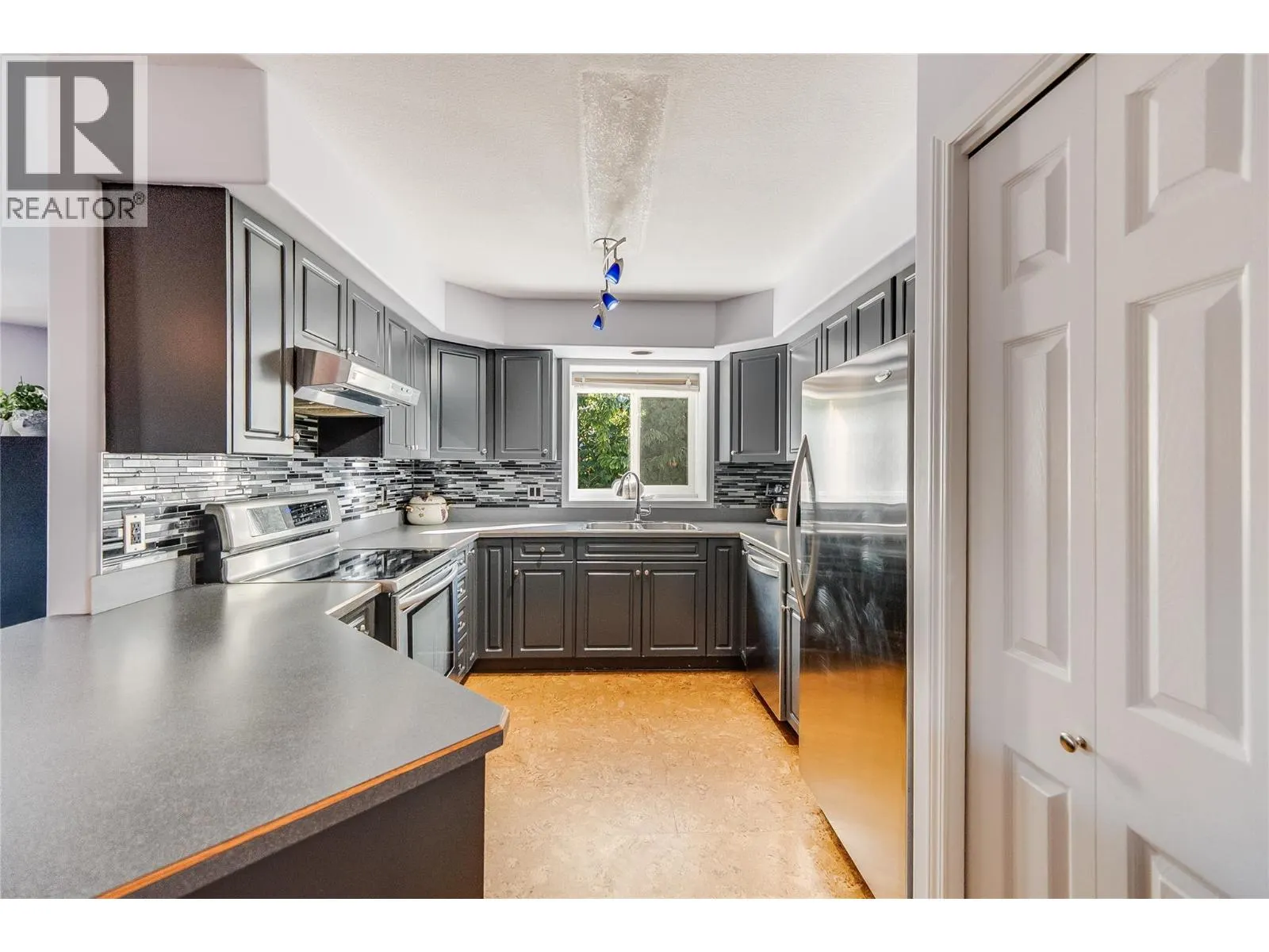 424 BEASLEY  W Crescent