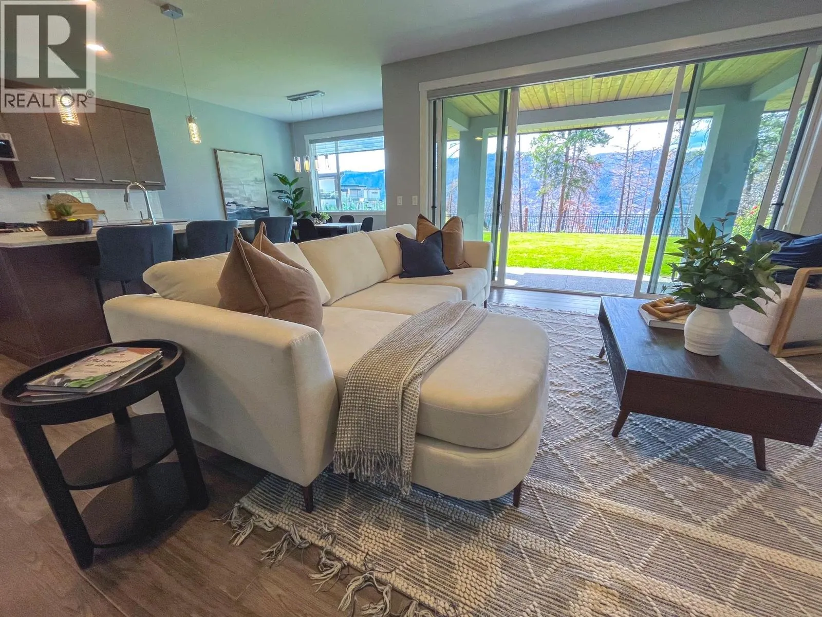 9592 Benchland Drive