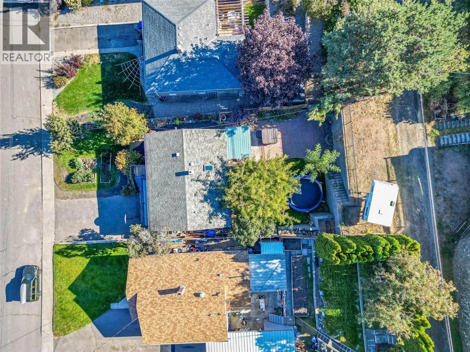 635 DOUGLAS Street