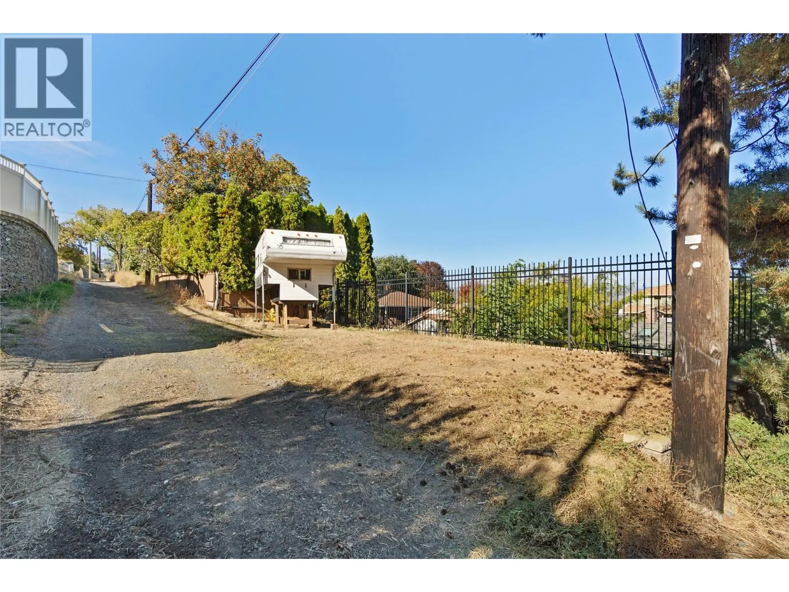 635 DOUGLAS Street