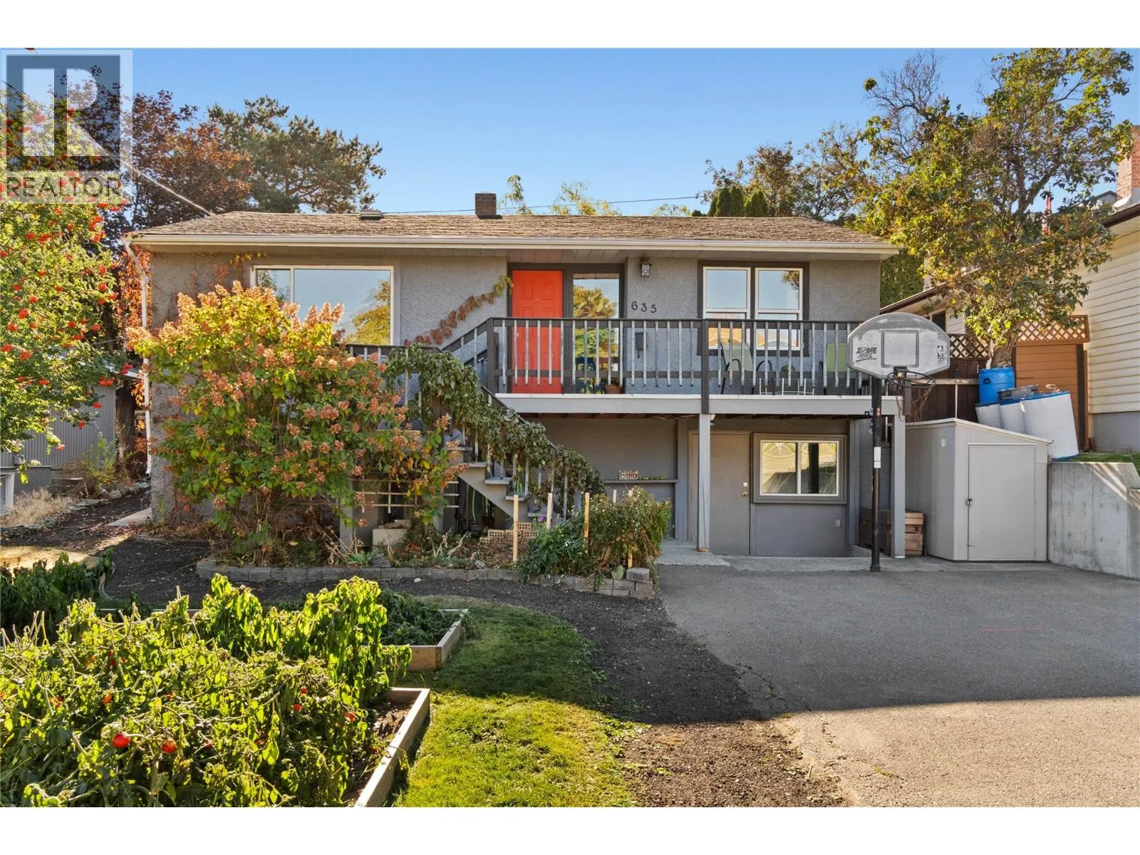 635 DOUGLAS Street