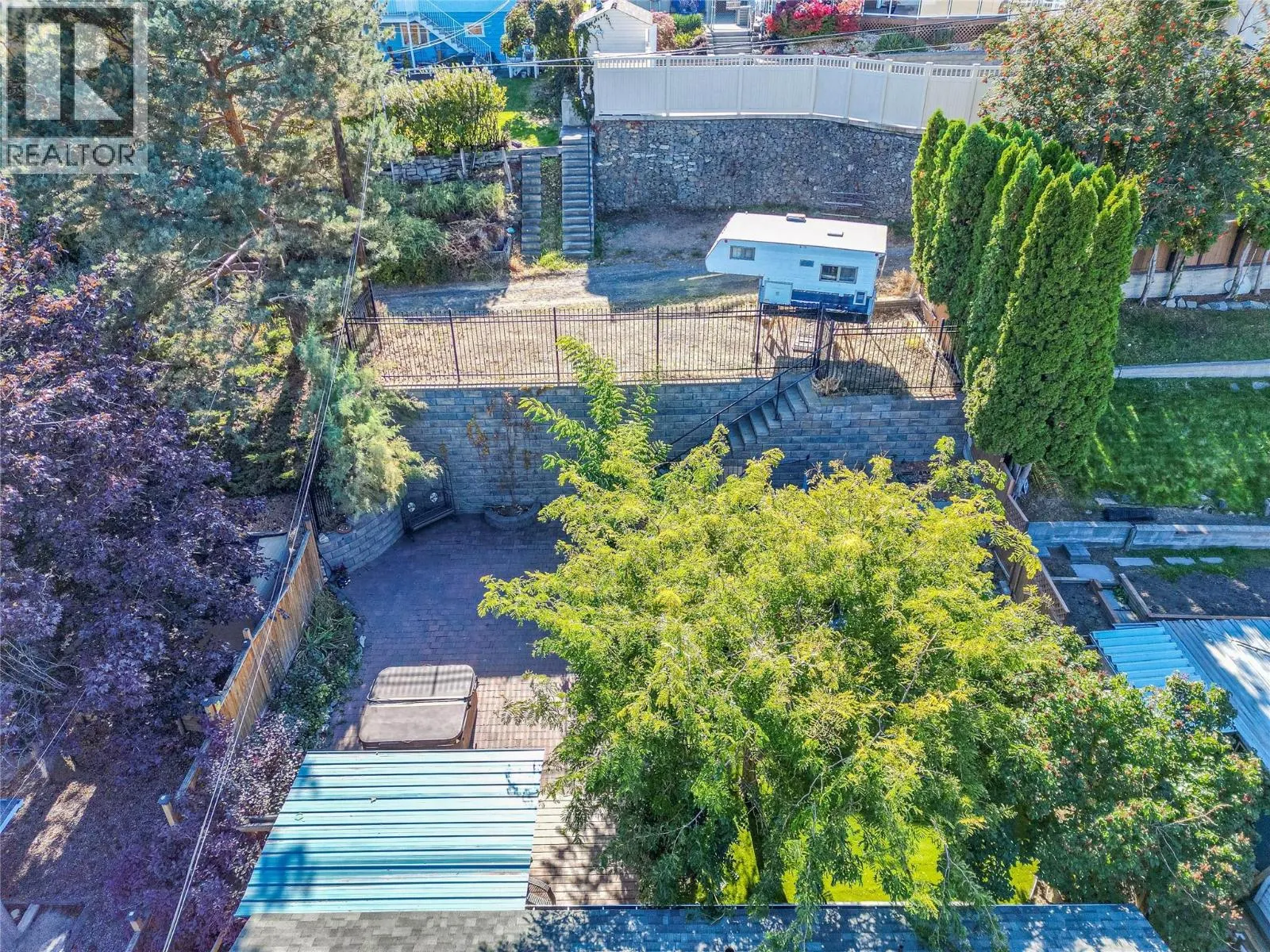 635 DOUGLAS Street