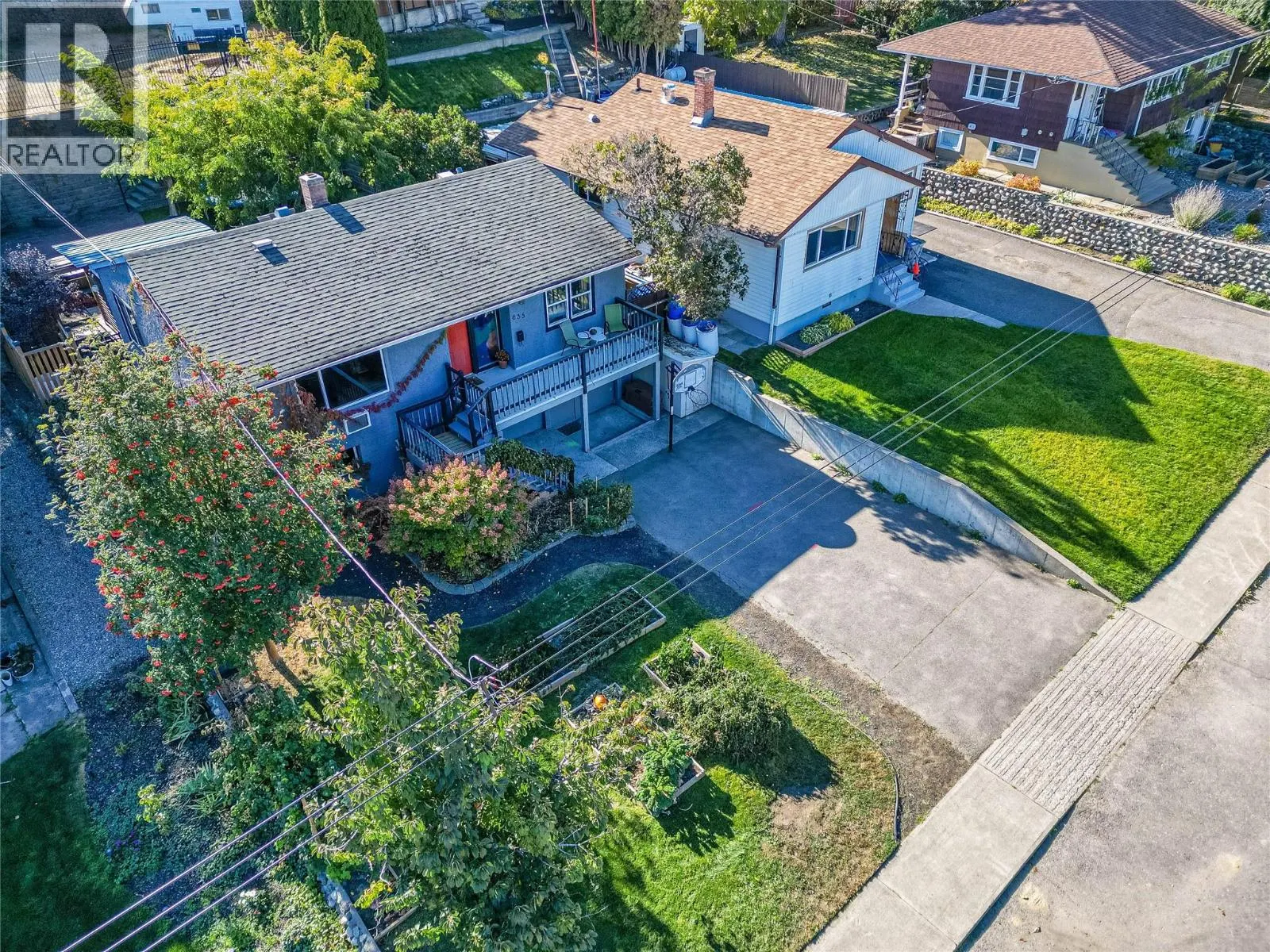 635 DOUGLAS Street