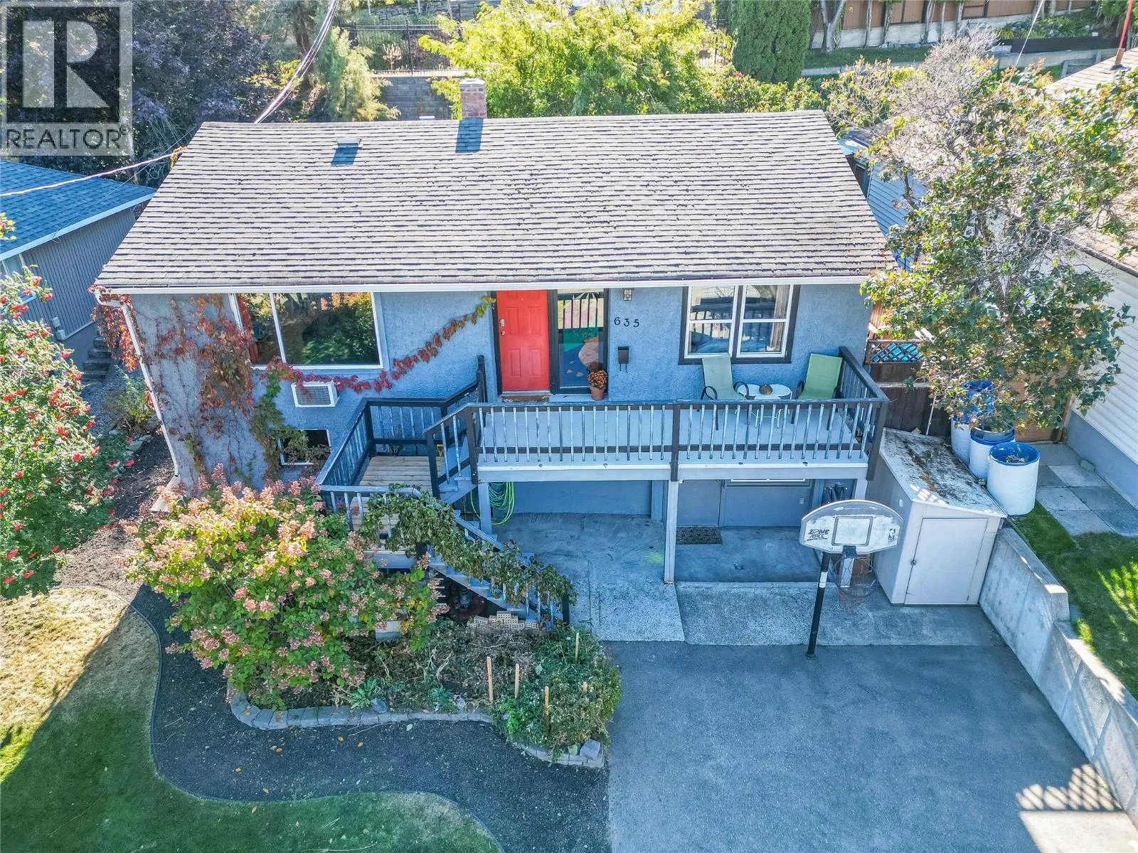 635 DOUGLAS Street