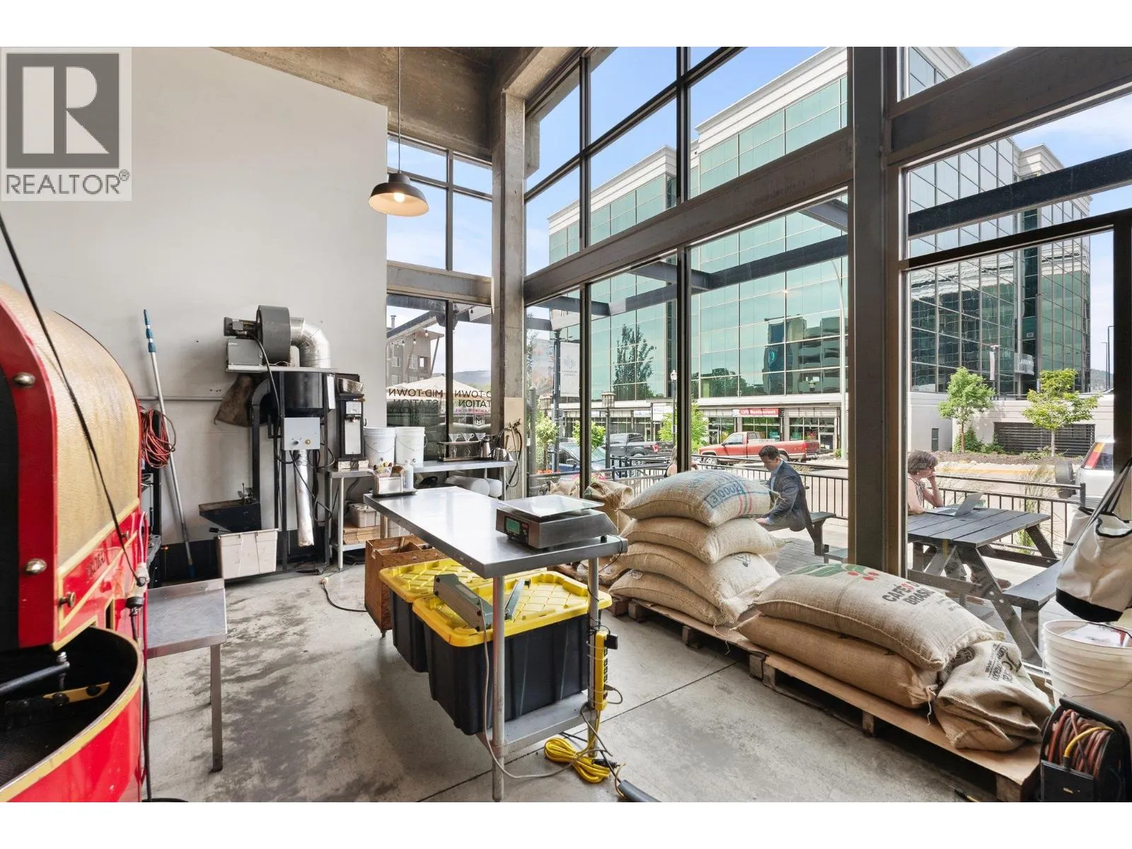 1615 Dickson Avenue Unit# 100