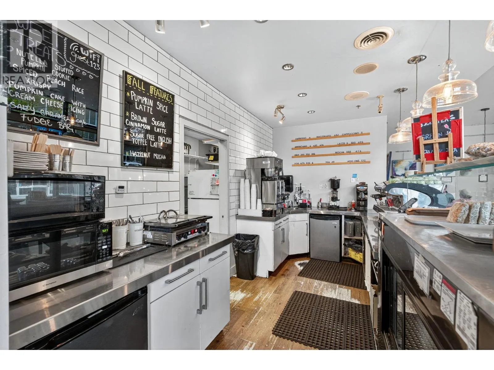 1615 Dickson Avenue Unit# 100