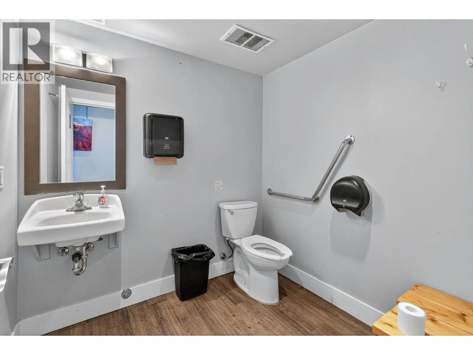1615 Dickson Avenue Unit# 100
