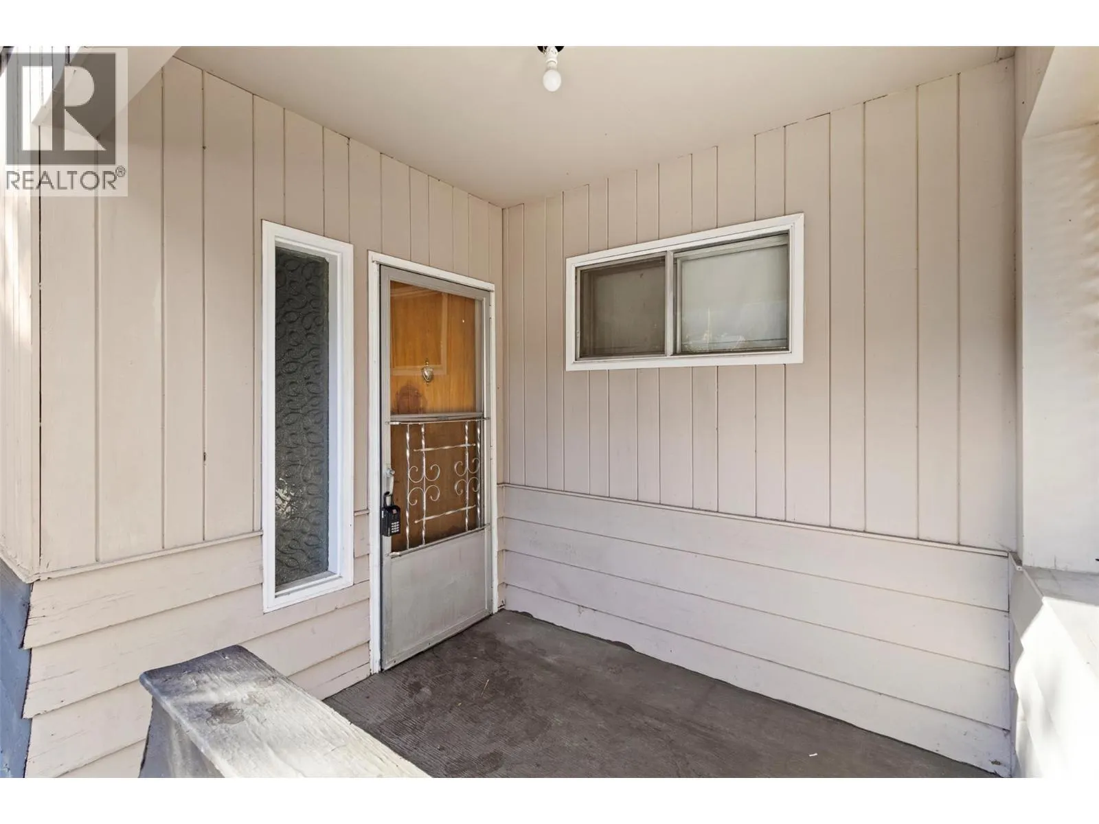 834 Sicamous Avenue