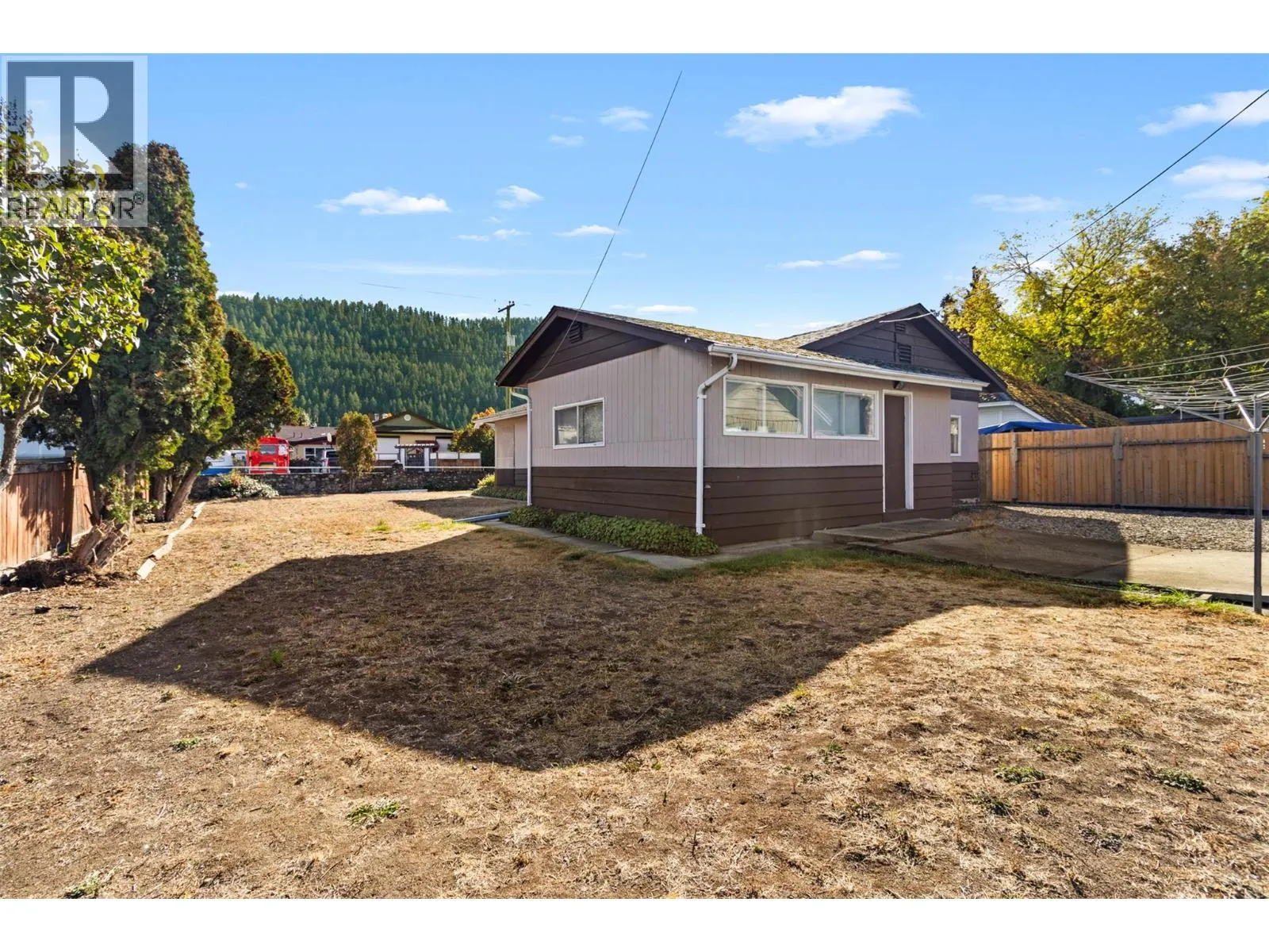 834 Sicamous Avenue