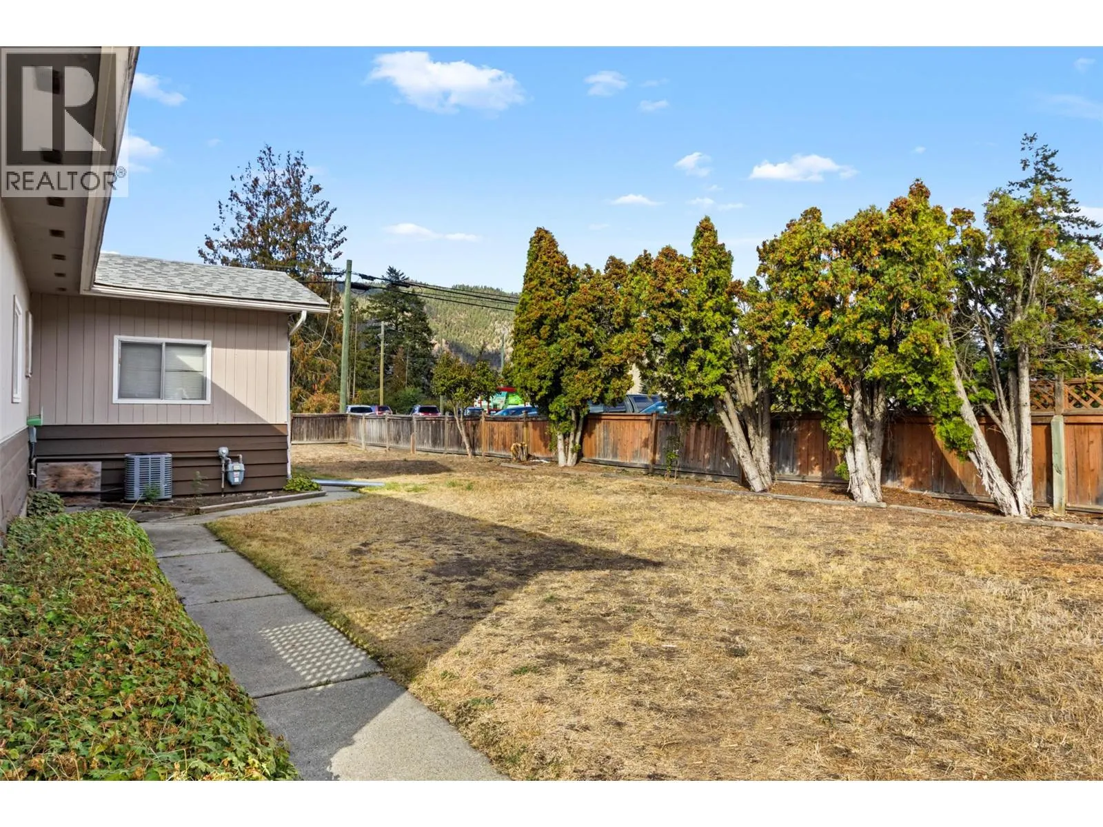 834 Sicamous Avenue