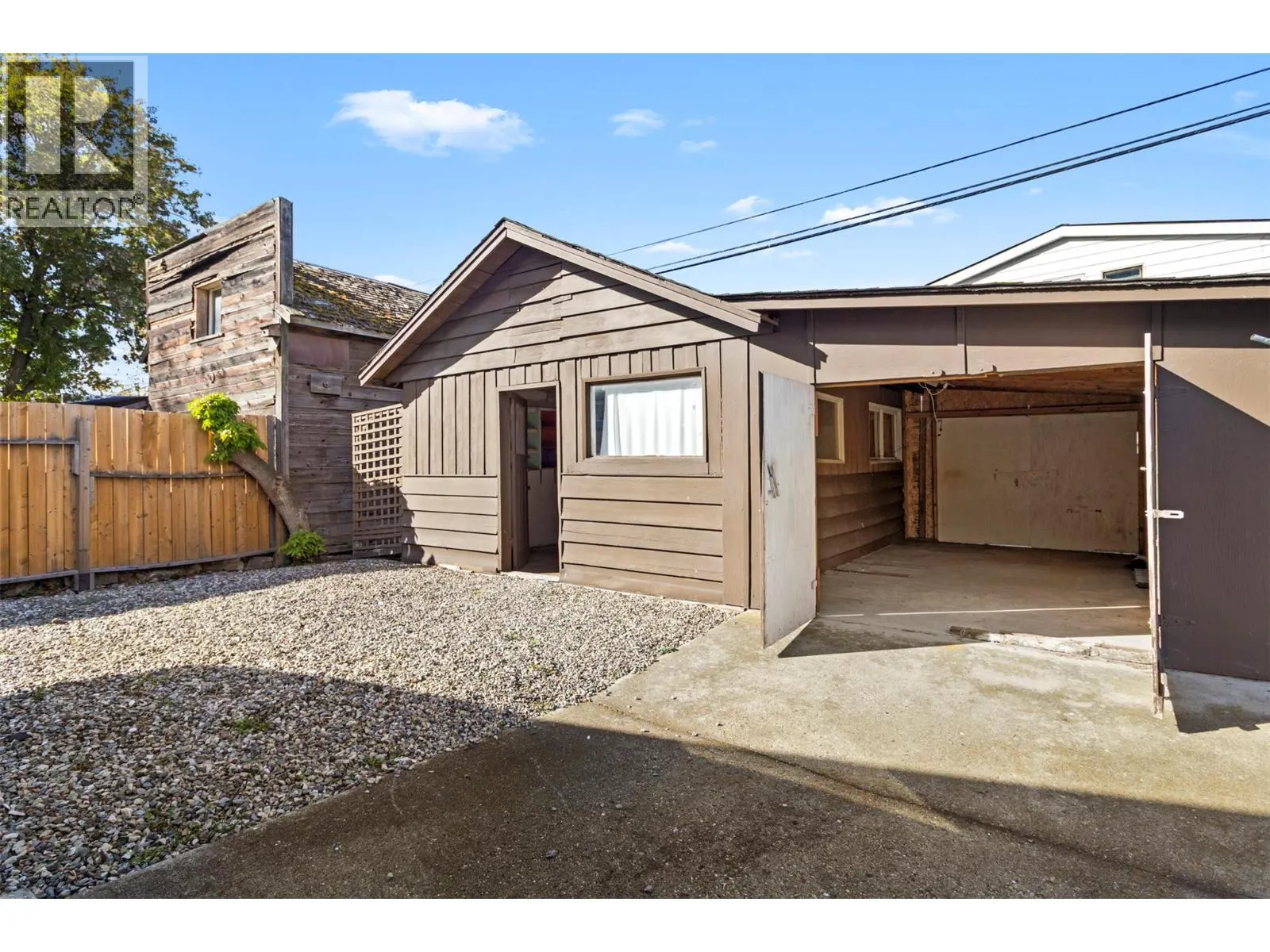 834 Sicamous Avenue