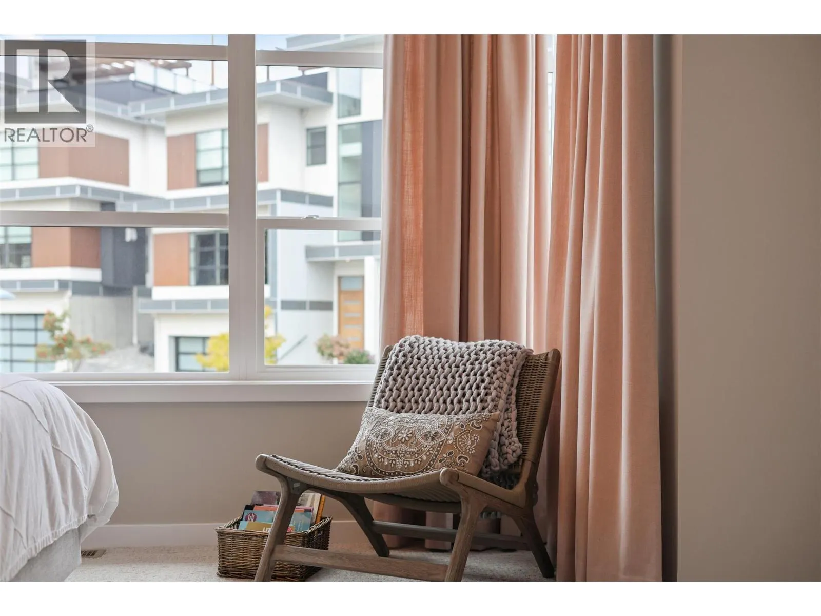 1395 PRAIRIE ROSE Drive Unit# 18