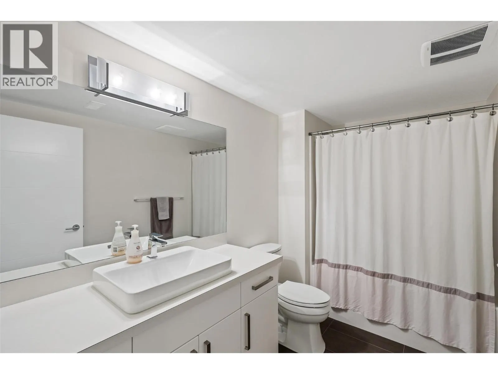 1395 PRAIRIE ROSE Drive Unit# 18