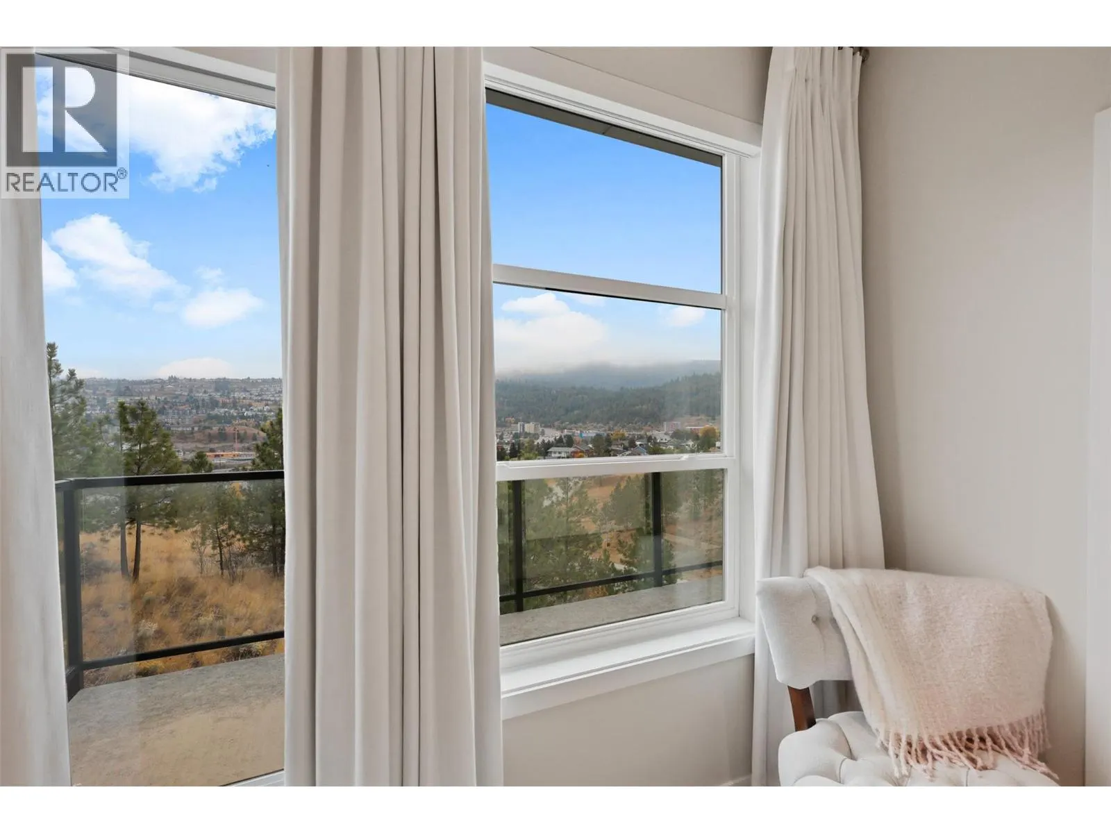 1395 PRAIRIE ROSE Drive Unit# 18