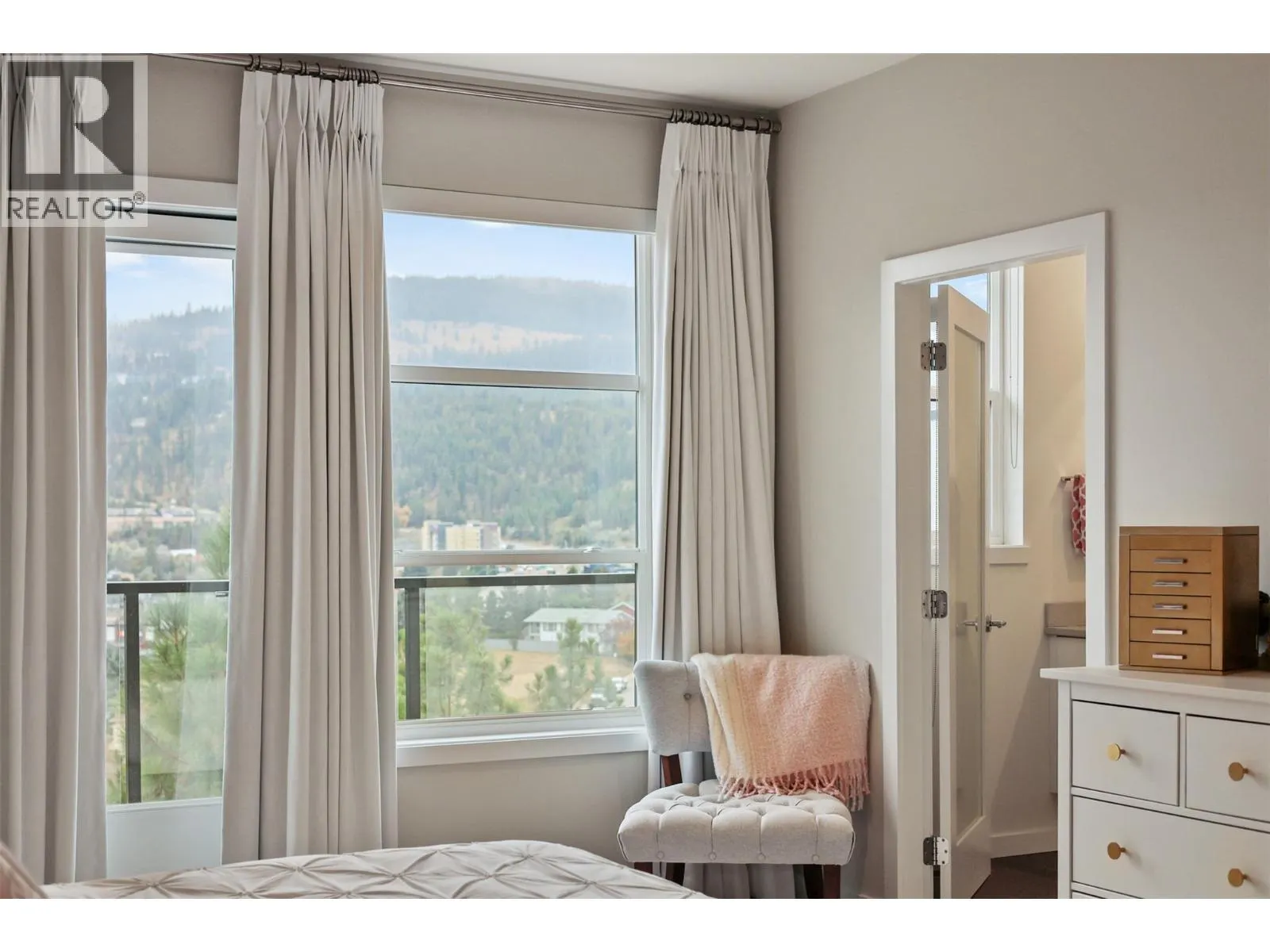 1395 PRAIRIE ROSE Drive Unit# 18