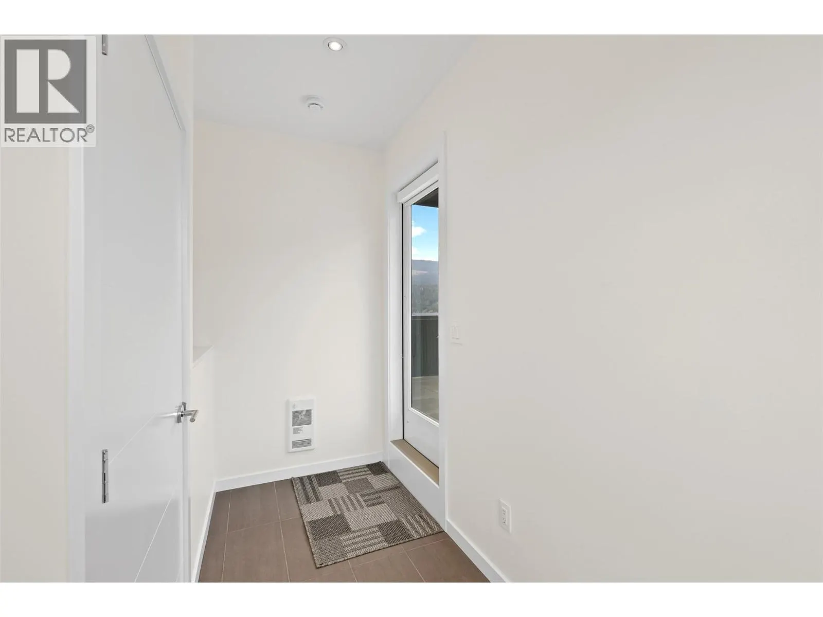 1395 PRAIRIE ROSE Drive Unit# 18