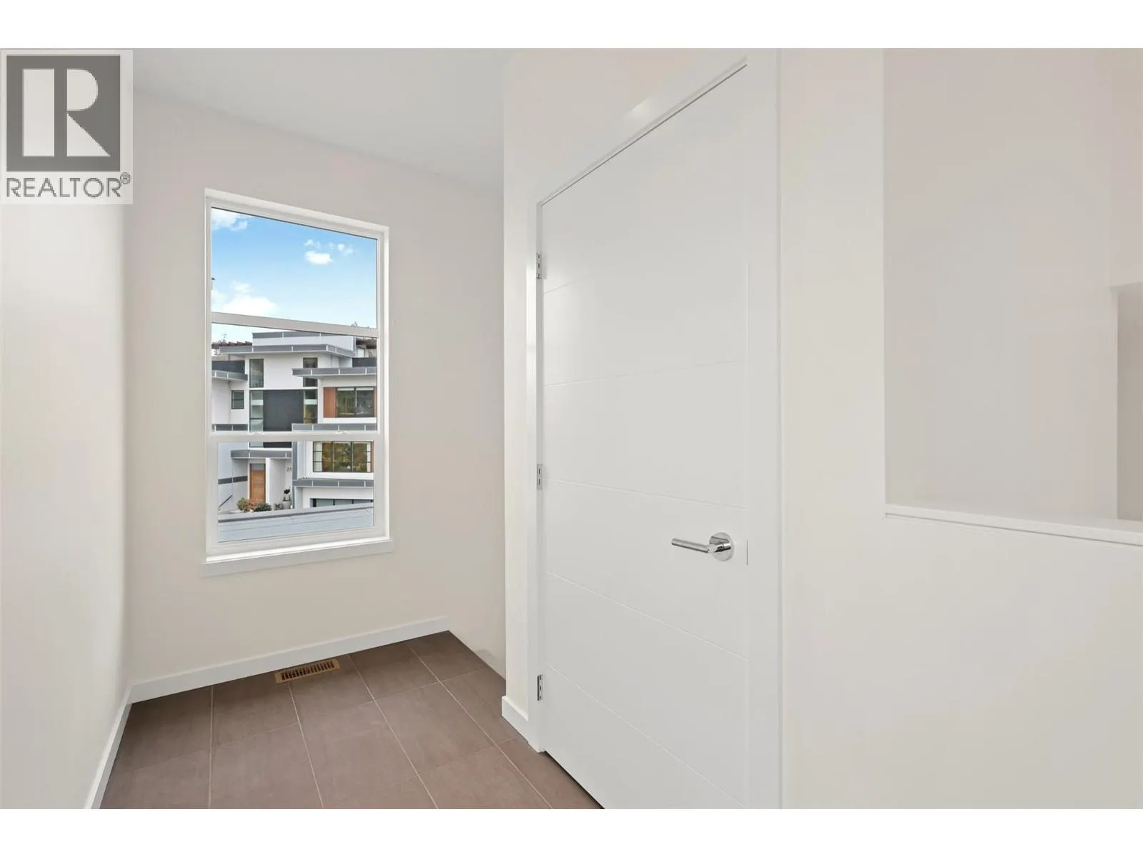 1395 PRAIRIE ROSE Drive Unit# 18