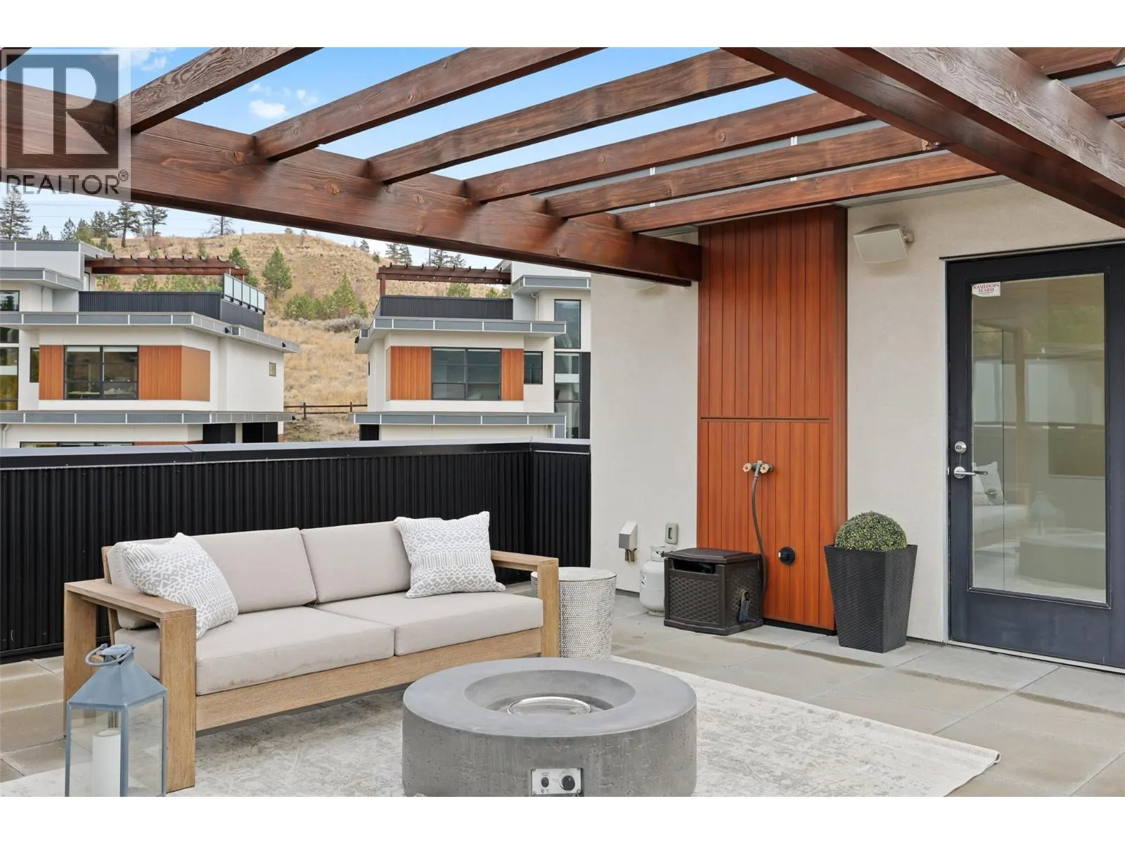 1395 PRAIRIE ROSE Drive Unit# 18