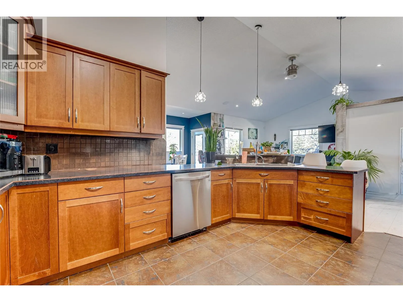 2485 Hornby Terrace