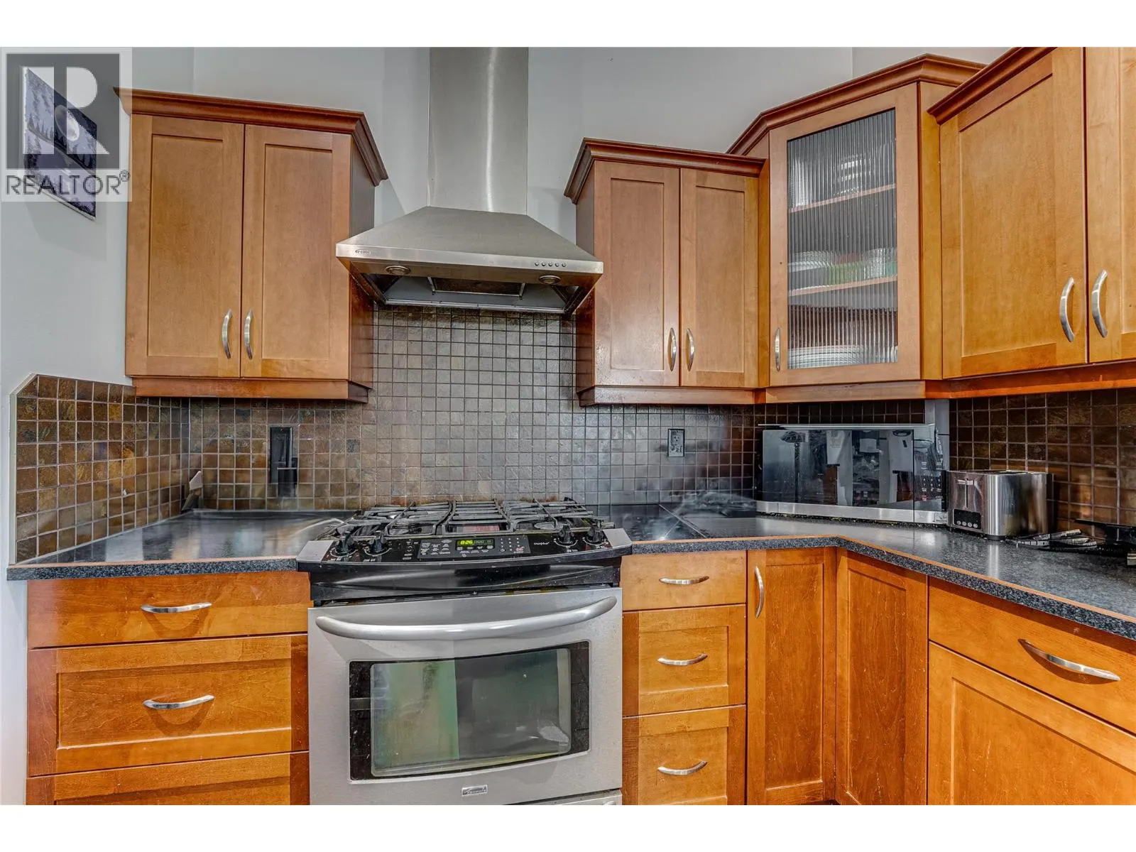 2485 Hornby Terrace