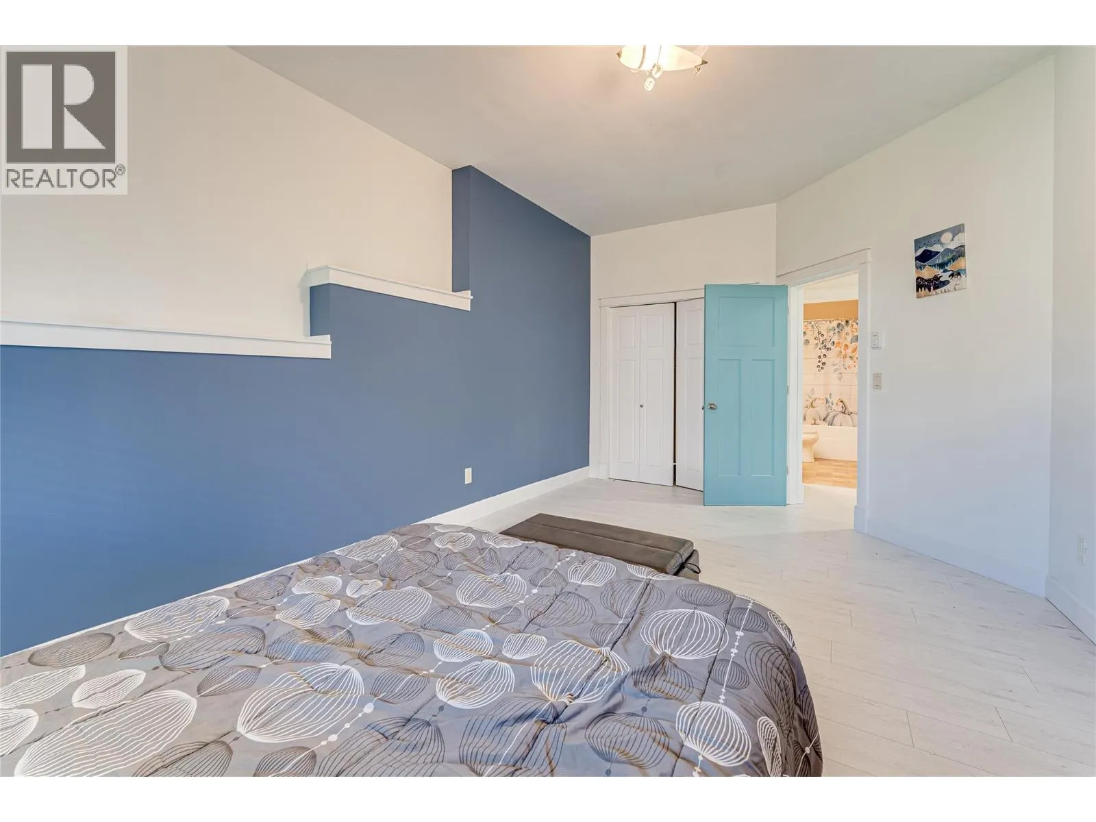2485 Hornby Terrace