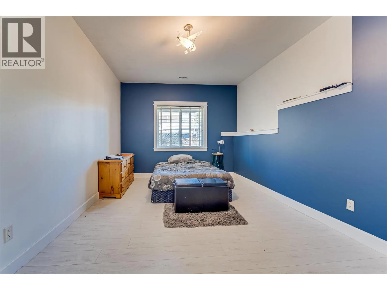 2485 Hornby Terrace