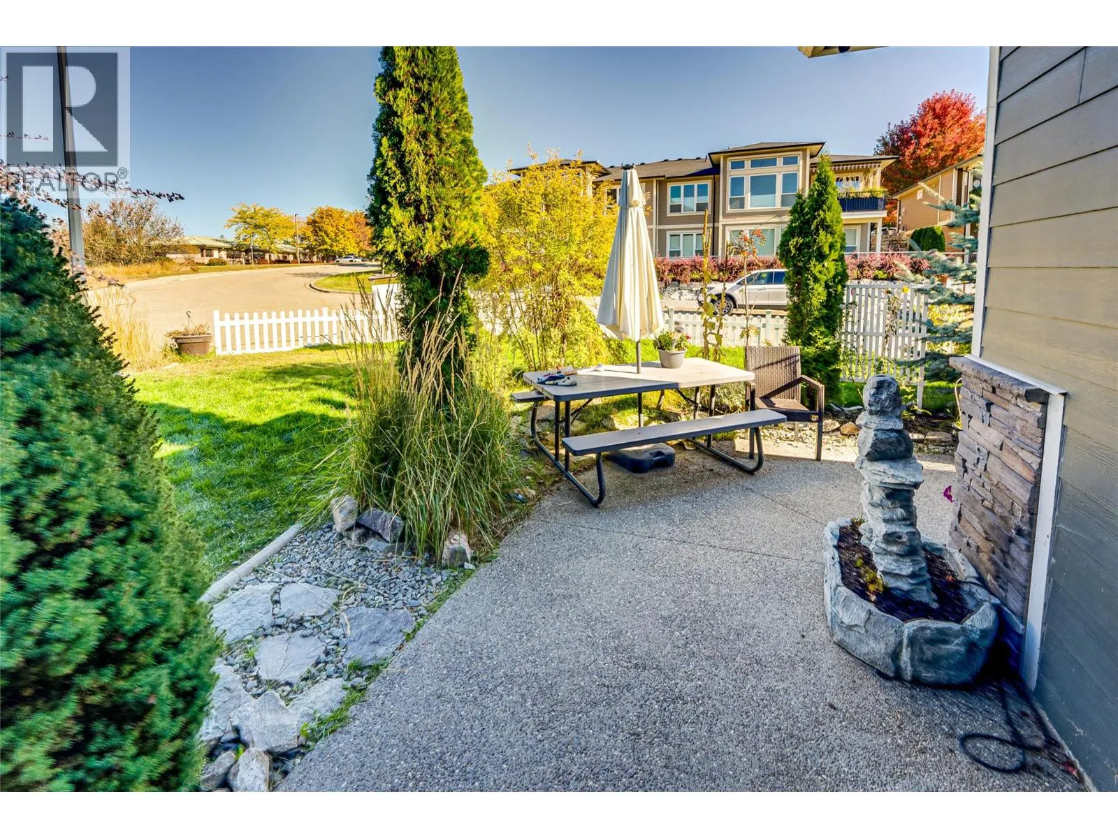 2485 Hornby Terrace