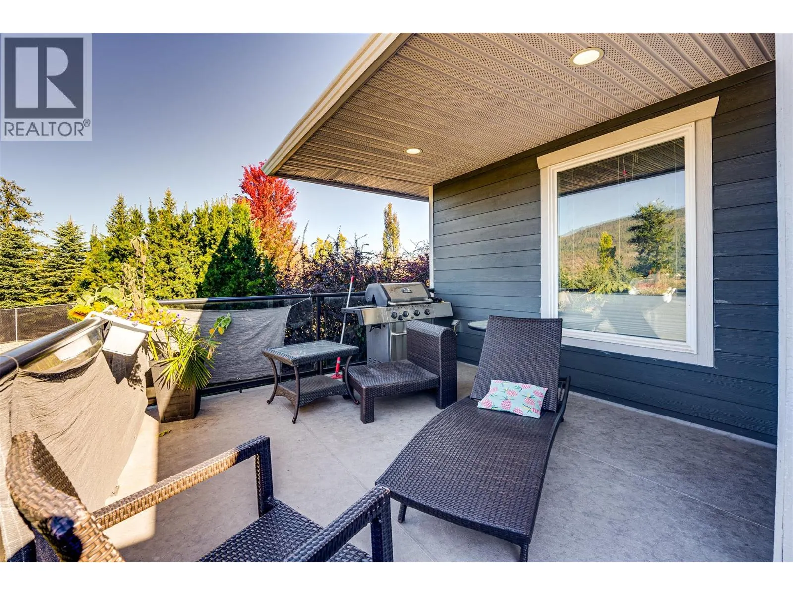 2485 Hornby Terrace
