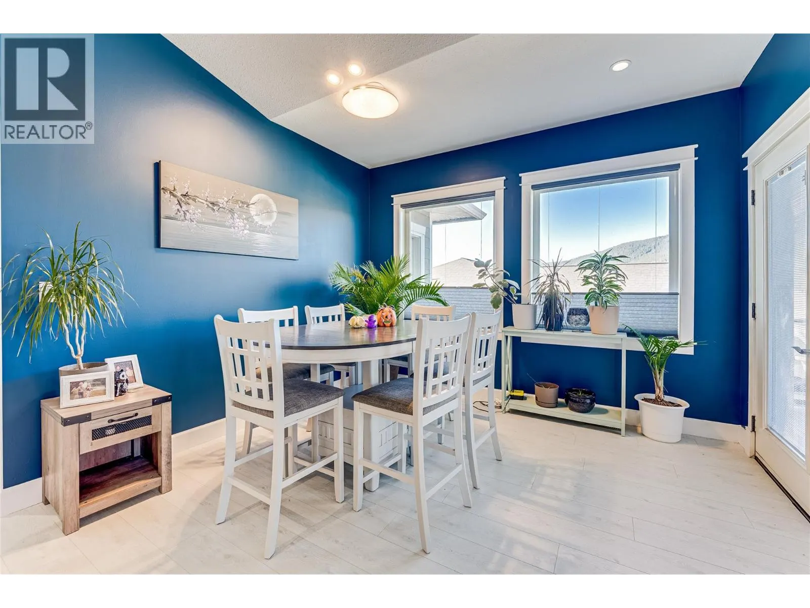 2485 Hornby Terrace