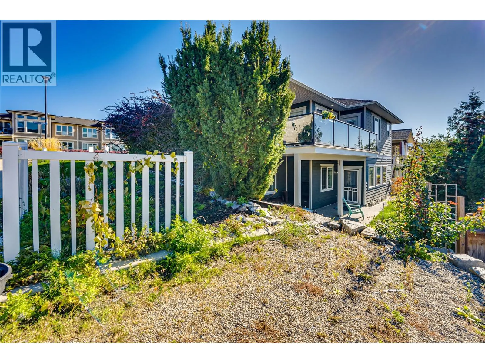 2485 Hornby Terrace