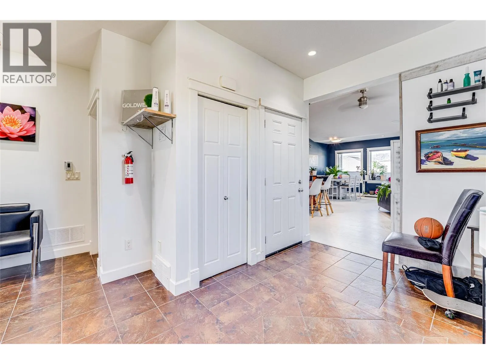2485 Hornby Terrace