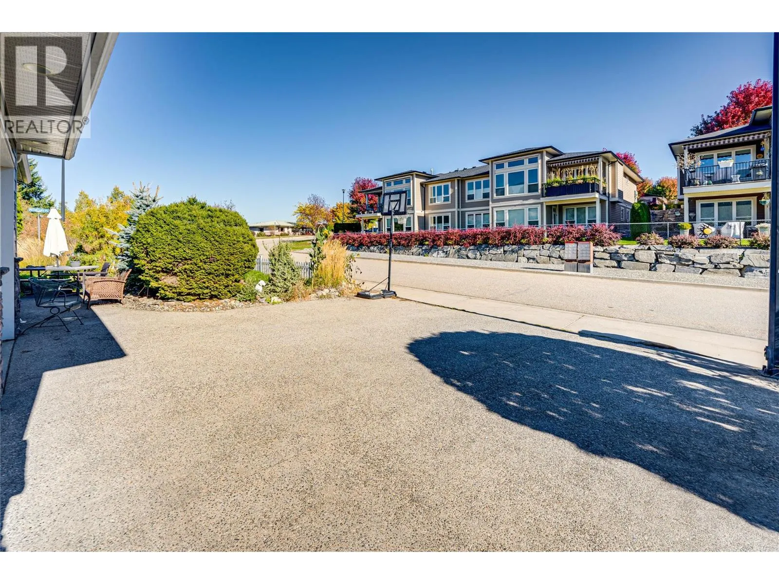 2485 Hornby Terrace