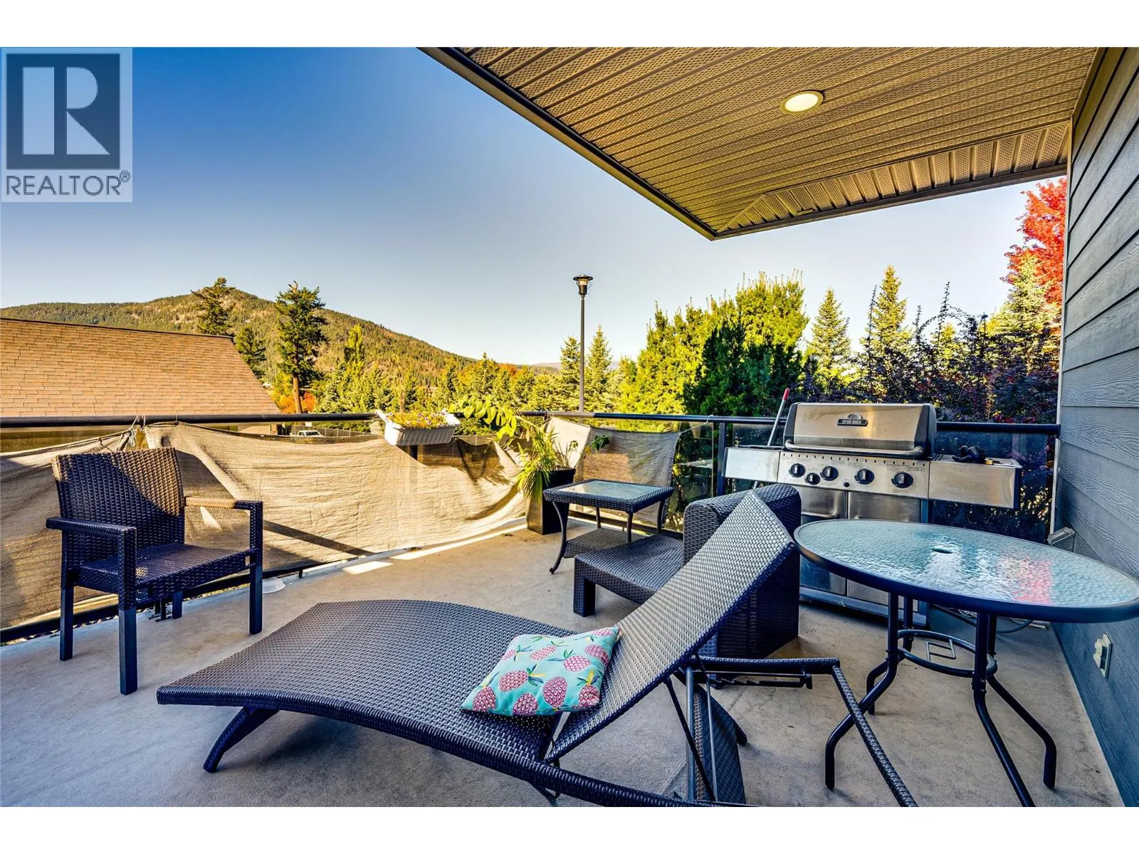 2485 Hornby Terrace