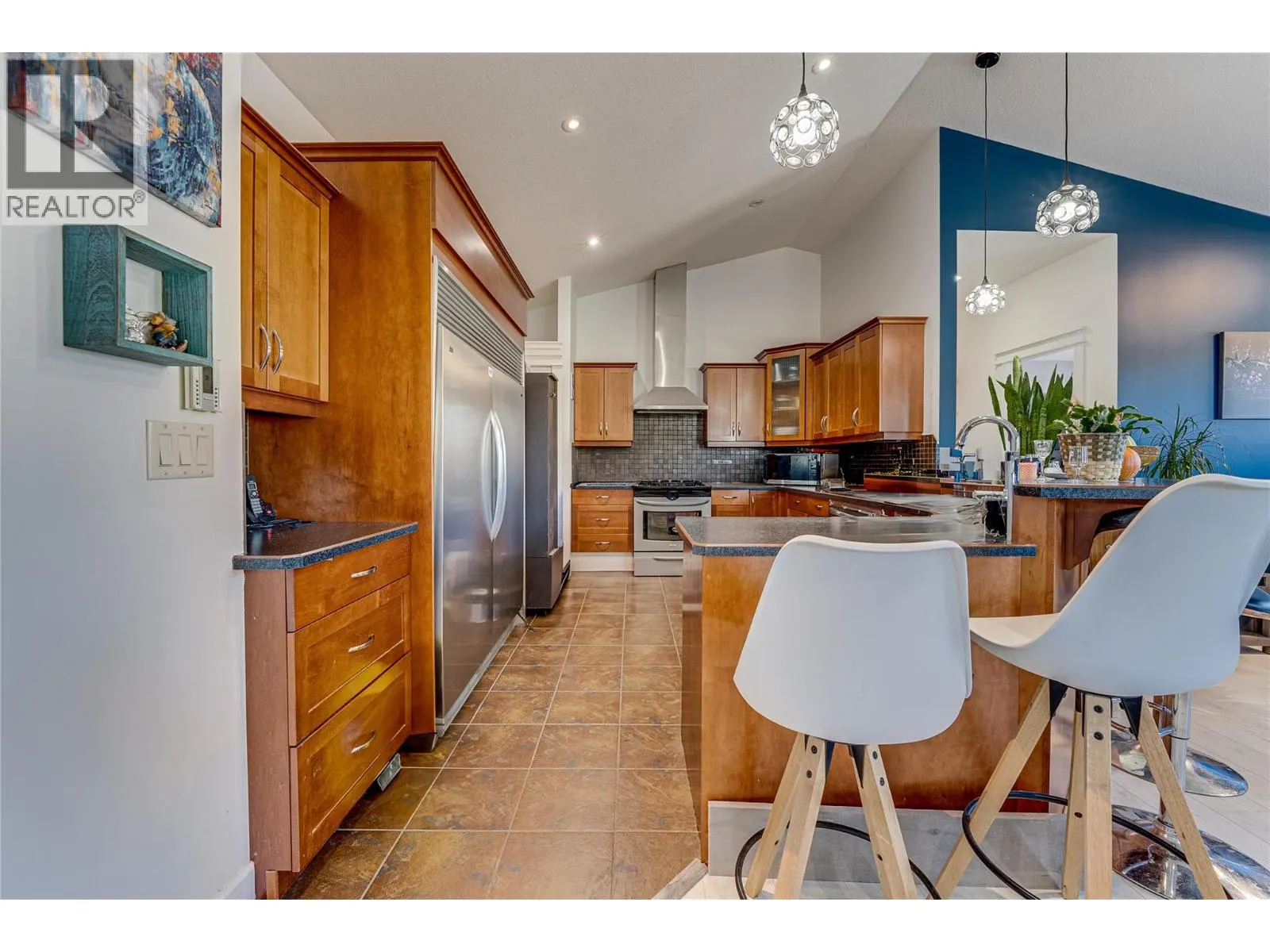 2485 Hornby Terrace
